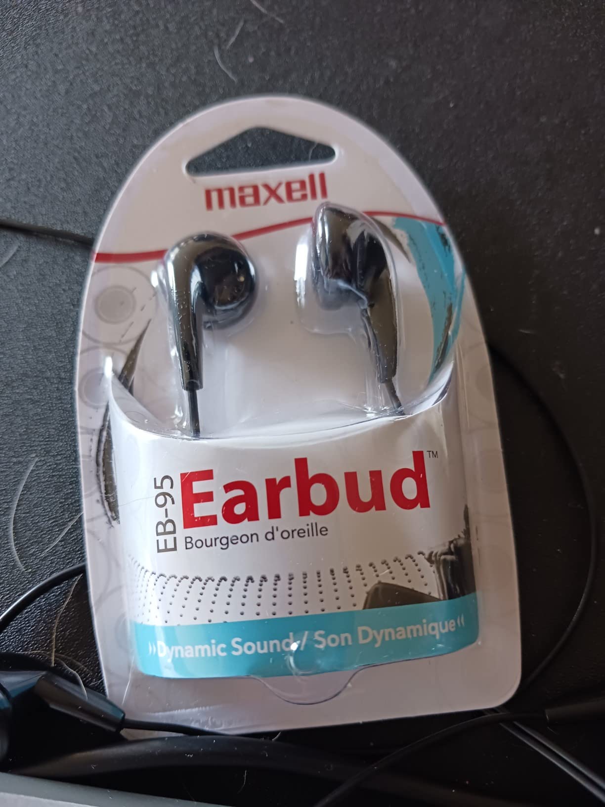 Maxell – 190560, Wired Earbuds Headphones with Lightweight Extended Use Anisotropic Ferrite Magnet Driver - Dynamic Sound Reproduction Stereo - for iOS, Smartphones, MP3 & Gaming – Black - Customer Photo 1