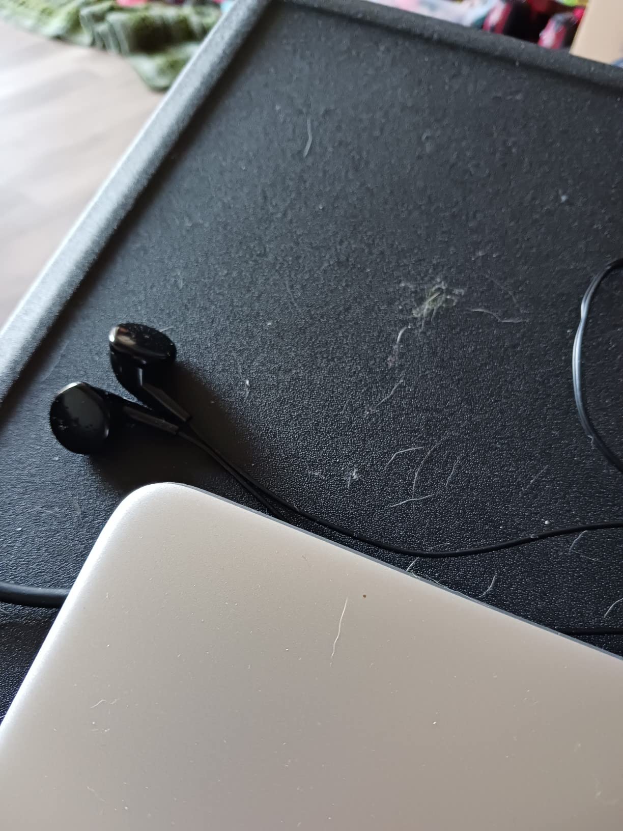 Maxell – 190560, Wired Earbuds Headphones with Lightweight Extended Use Anisotropic Ferrite Magnet Driver - Dynamic Sound Reproduction Stereo - for iOS, Smartphones, MP3 & Gaming – Black - Customer Photo 2