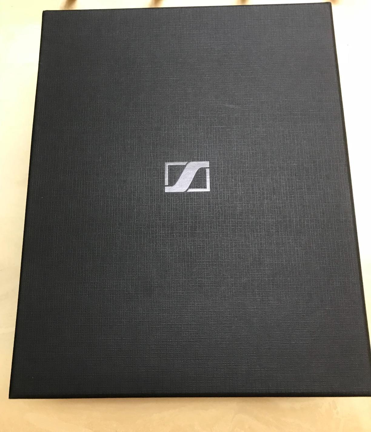 Sennheiser Consumer Audio HD 650 - Audiophile Hi-Res Open Back Dynamic Headphone, Titan Customer Review Sennheiser Consumer Audio HD 650 - Audiophile Hi-Res Open Back Dynamic Headphone, Titan - Customer Photo 2