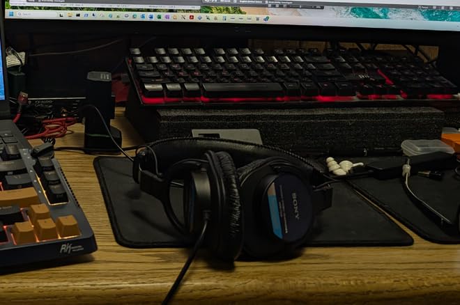 Sony MDR7506 Professional Large Diaphragm Headphone Customer Review Sony MDR7506 Professional Large Diaphragm Headphone - Customer Photo 1