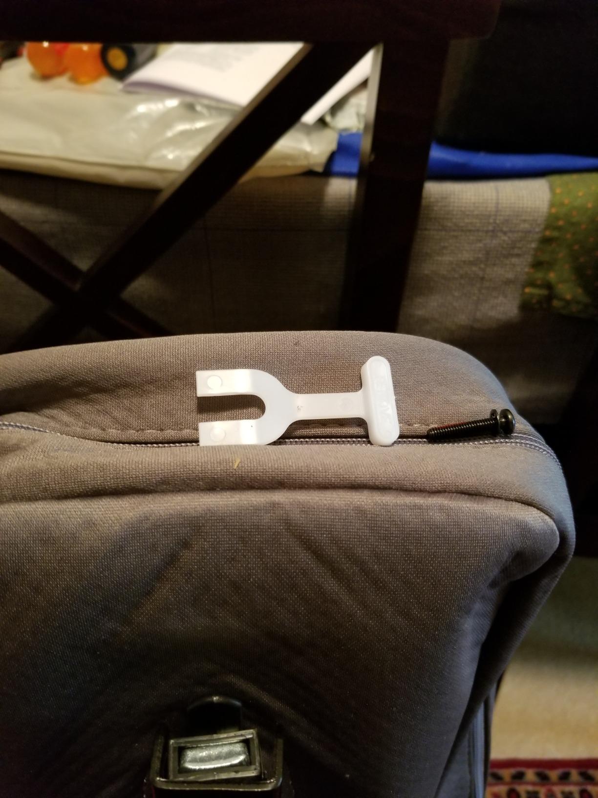 Oreck Commercial XL Vacuum Cleaner, Bagged Upright Vac for Carpets and Hard Floor, Lightweight, Automatic Height Adjust, High-Speed Brush Roll, Powerful Vacuum Cleaners for Commercial Use Customer Review Oreck Commercial XL Vacuum Cleaner, Bagged Upright Vac for Carpets and Hard Floor, Lightweight, Automatic Height Adjust, High-Speed Brush Roll, Powerful Vacuum Cleaners for Commercial Use - Customer Photo 1