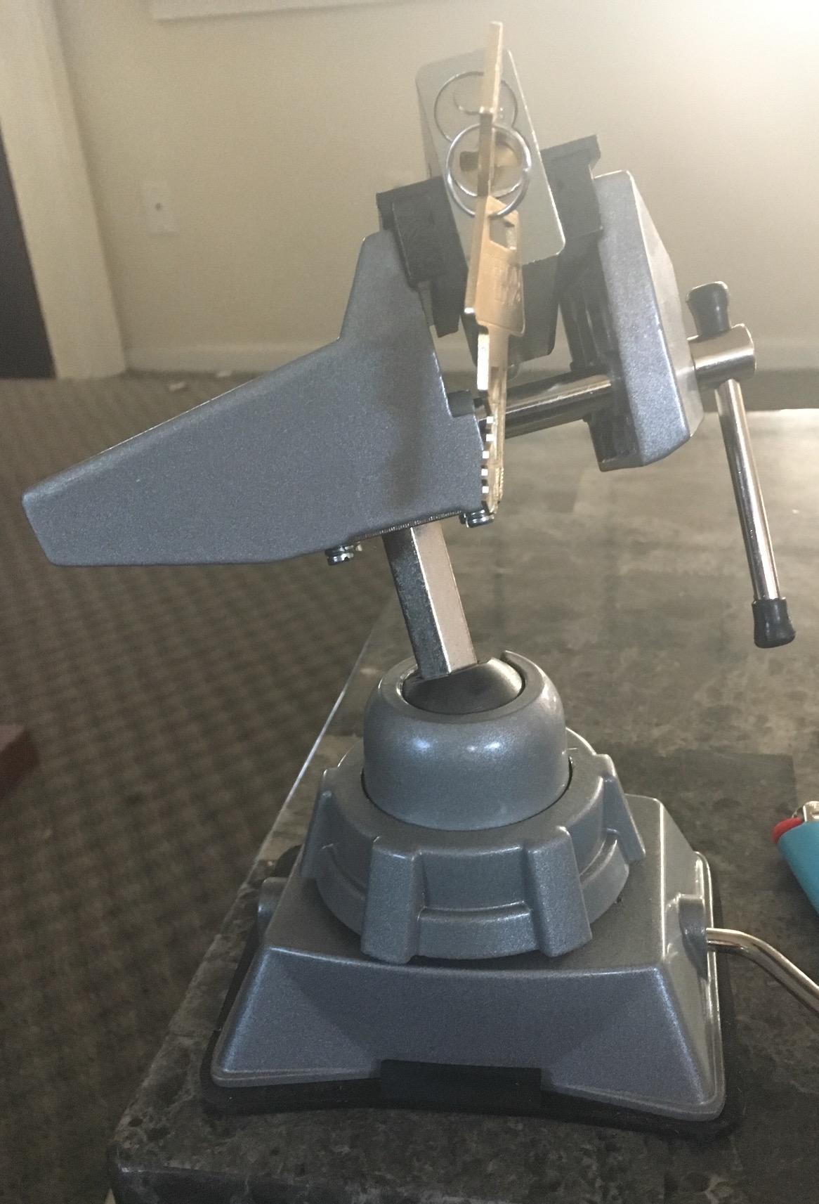 BESSEY BV-VB Vacuum Base Vise, Silver - Customer Photo 3