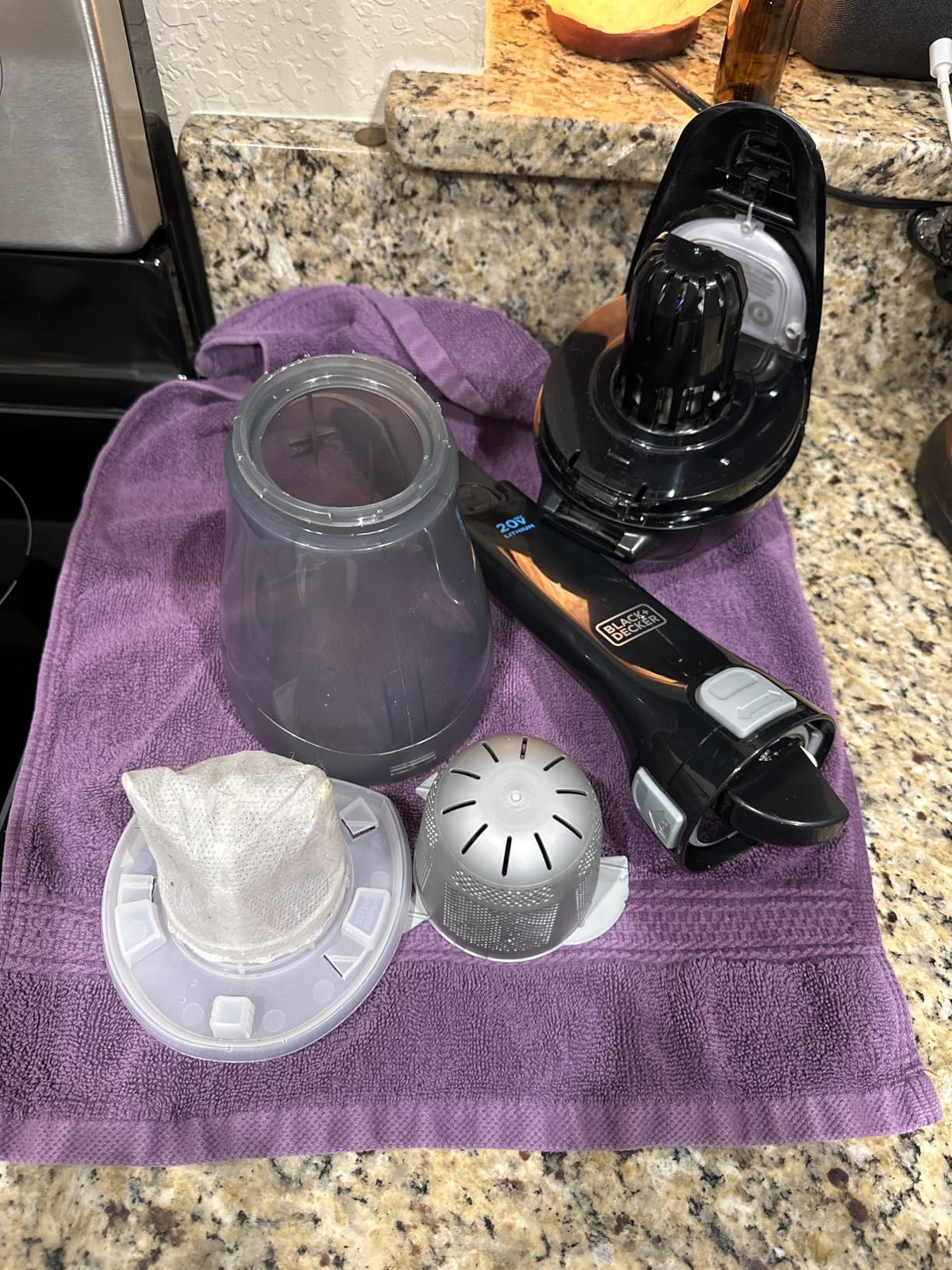 BLACK+DECKER dustbuster 20V Cordless Handheld Vacuum, Pet Hair Vacuum for Home and Car, Powerful Suction (BDH2000L) - Customer Photo 1