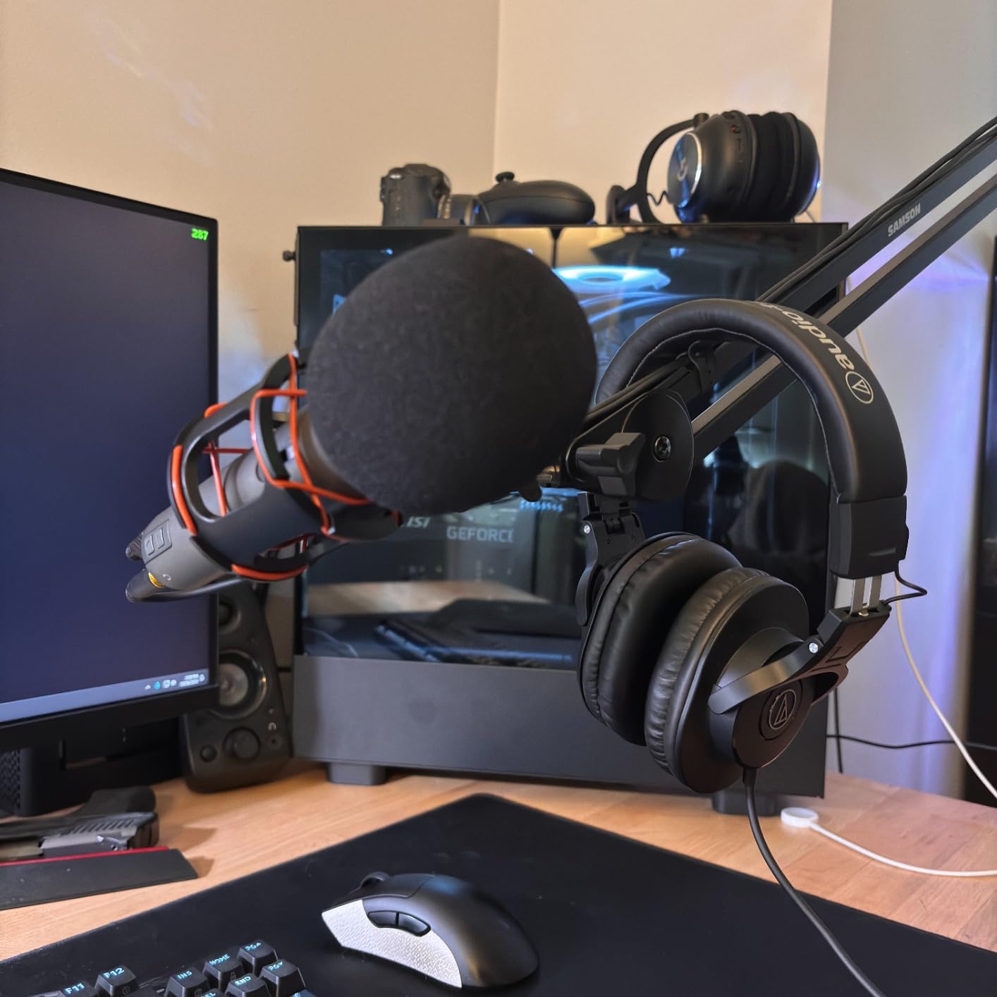 Audio-Technica ATH-M30x Professional Studio Monitor Headphones, Black Customer Review Audio-Technica ATH-M30x Professional Studio Monitor Headphones, Black - Customer Photo 5