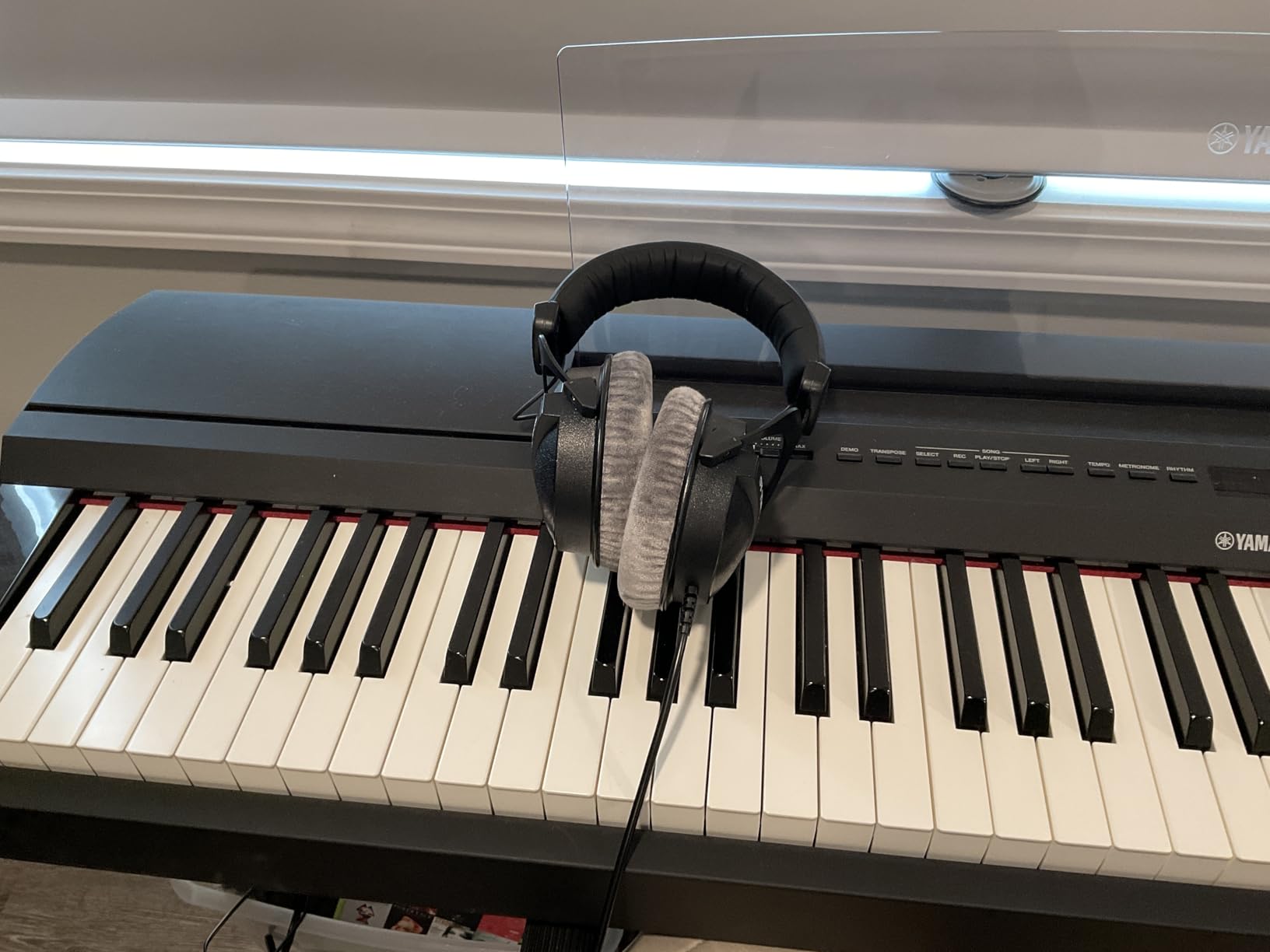 Audio-Technica ATH-M20x Professional Studio Monitor Headphones, Black (AUD ATHM20X) Customer Review Audio-Technica ATH-M20x Professional Studio Monitor Headphones, Black (AUD ATHM20X) - Customer Photo 5