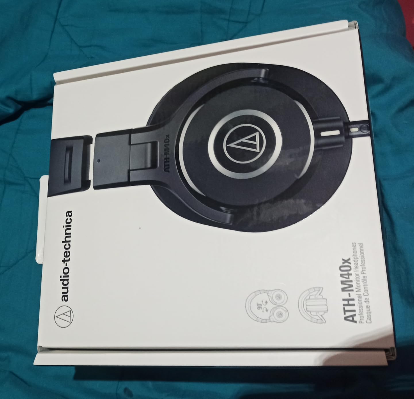 Audio-Technica ATH-M40x Professional Studio Monitor Headphone, Black - Customer Photo 3