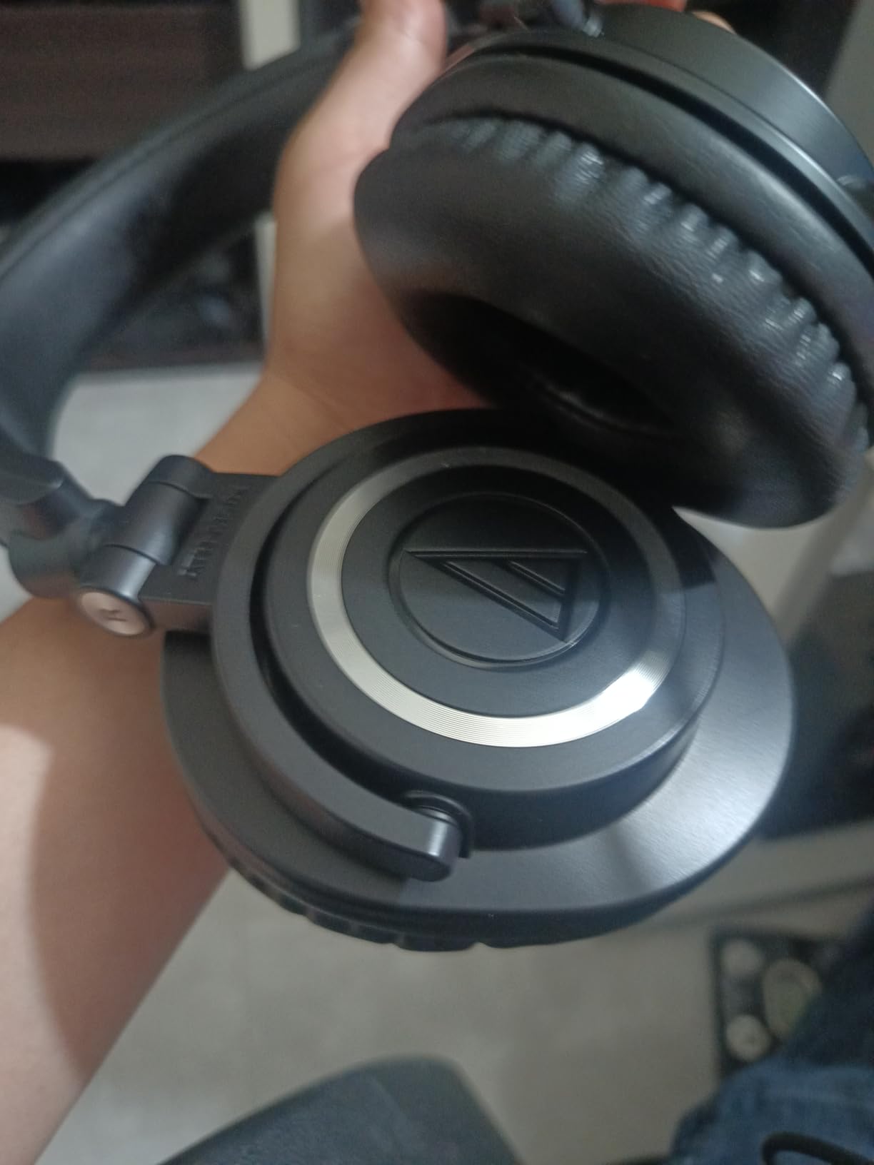 Audio-Technica ATH-M50x Professional Studio Monitor Headphones, Black Customer Review Audio-Technica ATH-M50x Professional Studio Monitor Headphones, Black - Customer Photo 1