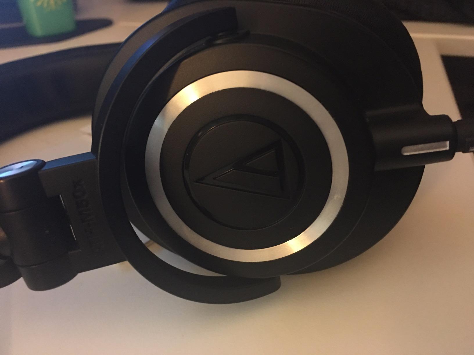 Audio-Technica ATH-M50x Professional Studio Monitor Headphones, Black Customer Review Audio-Technica ATH-M50x Professional Studio Monitor Headphones, Black - Customer Photo 3