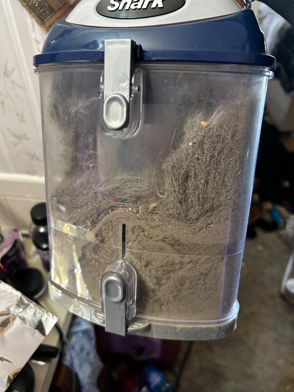 Shark Upright Vacuum, Navigator Lift-Away Deluxe with Large Dust Cup Capacity, HEPA Filter, Swivel Steering, Upholstery Tool & Crevice Tool, Blue, NV360 Customer Review Shark Upright Vacuum, Navigator Lift-Away Deluxe with Large Dust Cup Capacity, HEPA Filter, Swivel Steering, Upholstery Tool & Crevice Tool, Blue, NV360 - Customer Photo 4