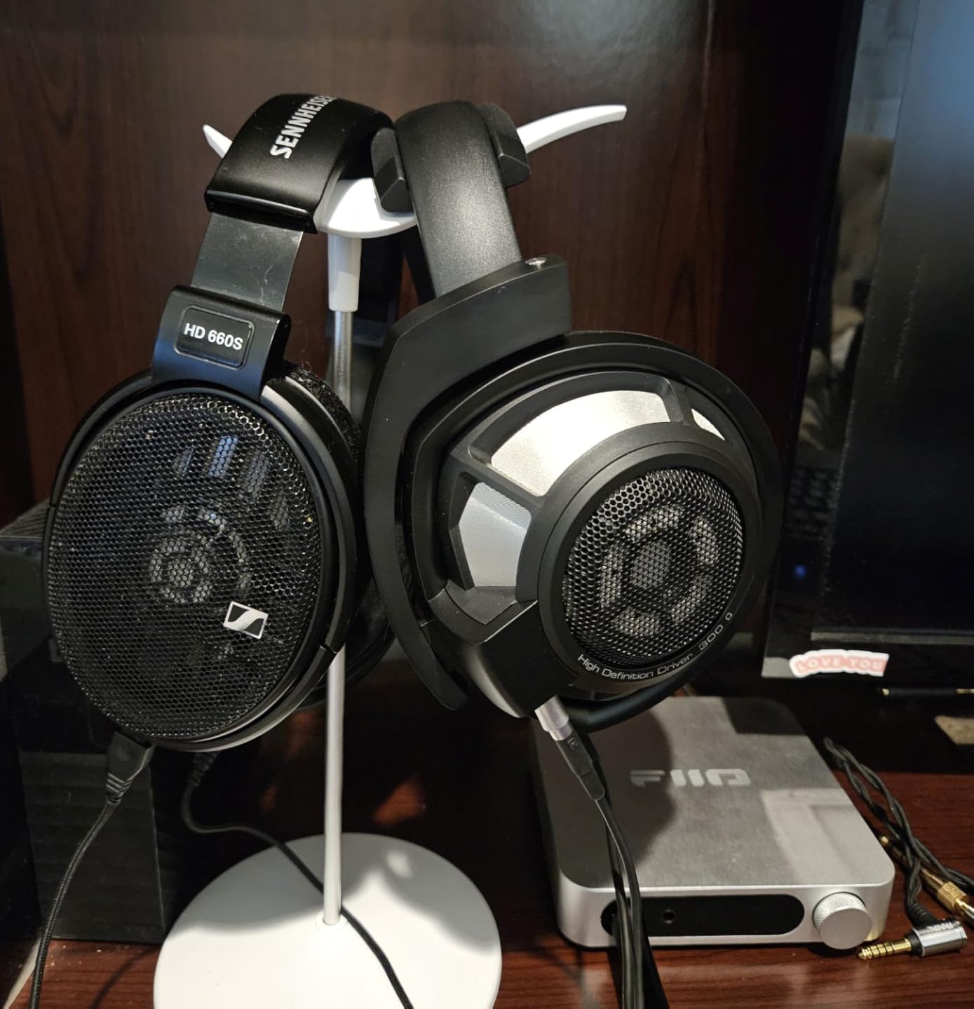 Sennheiser HD 800 S Over-the-Ear Audiophile Reference Headphones - Ring Radiator Drivers With Open-Back Earcups, Includes Balanced Cable, 2-Year Warranty (Black) Customer Review Sennheiser HD 800 S Over-the-Ear Audiophile Reference Headphones - Ring Radiator Drivers With Open-Back Earcups, Includes Balanced Cable, 2-Year Warranty (Black) - Customer Photo 1