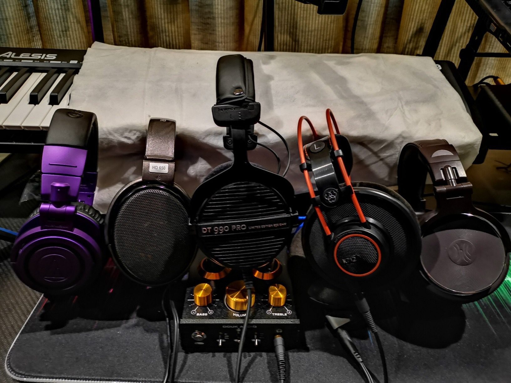 beyerdynamic DT 990 PRO 250 ohm - LIMITED EDITION (Black, Straight Cable) - Customer Photo 1