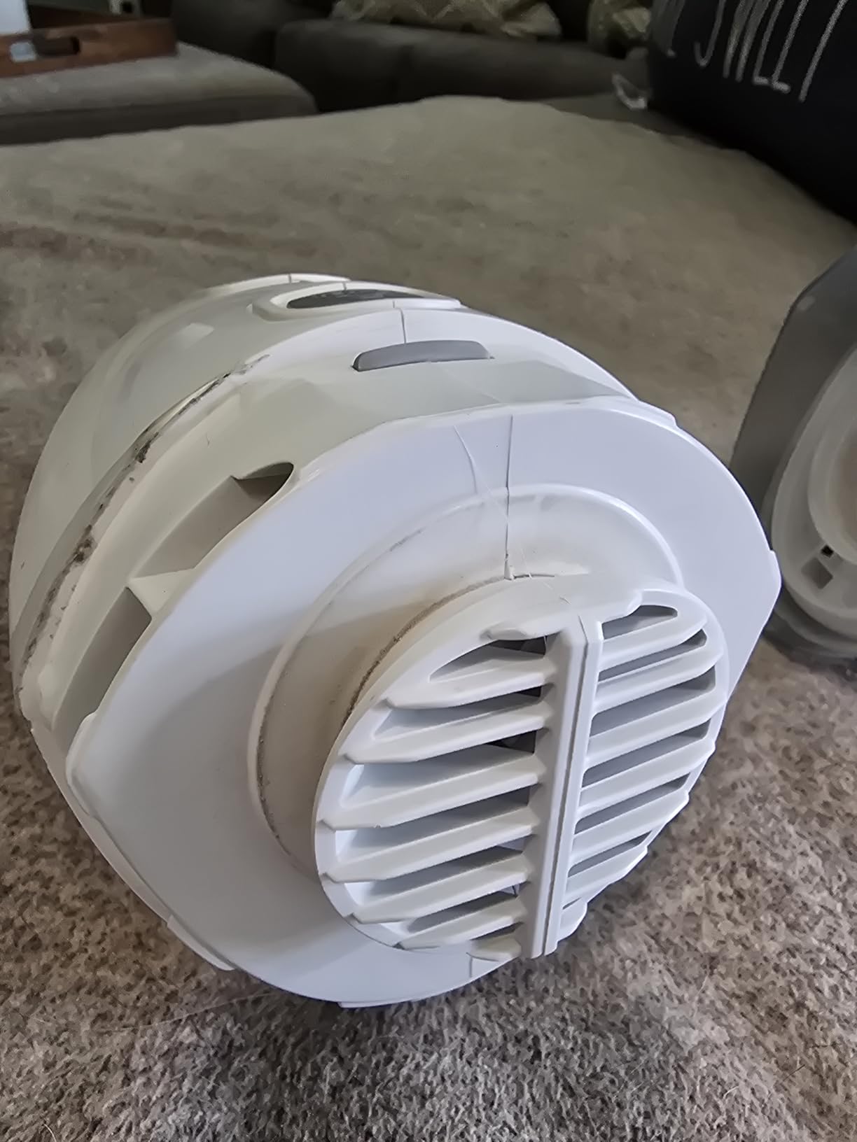 BLACK+DECKER Cordless Lithium Handheld Power Vacuum with Wall Mount Base and Charger, White (HNV220BCZ10FF) - Customer Photo 2