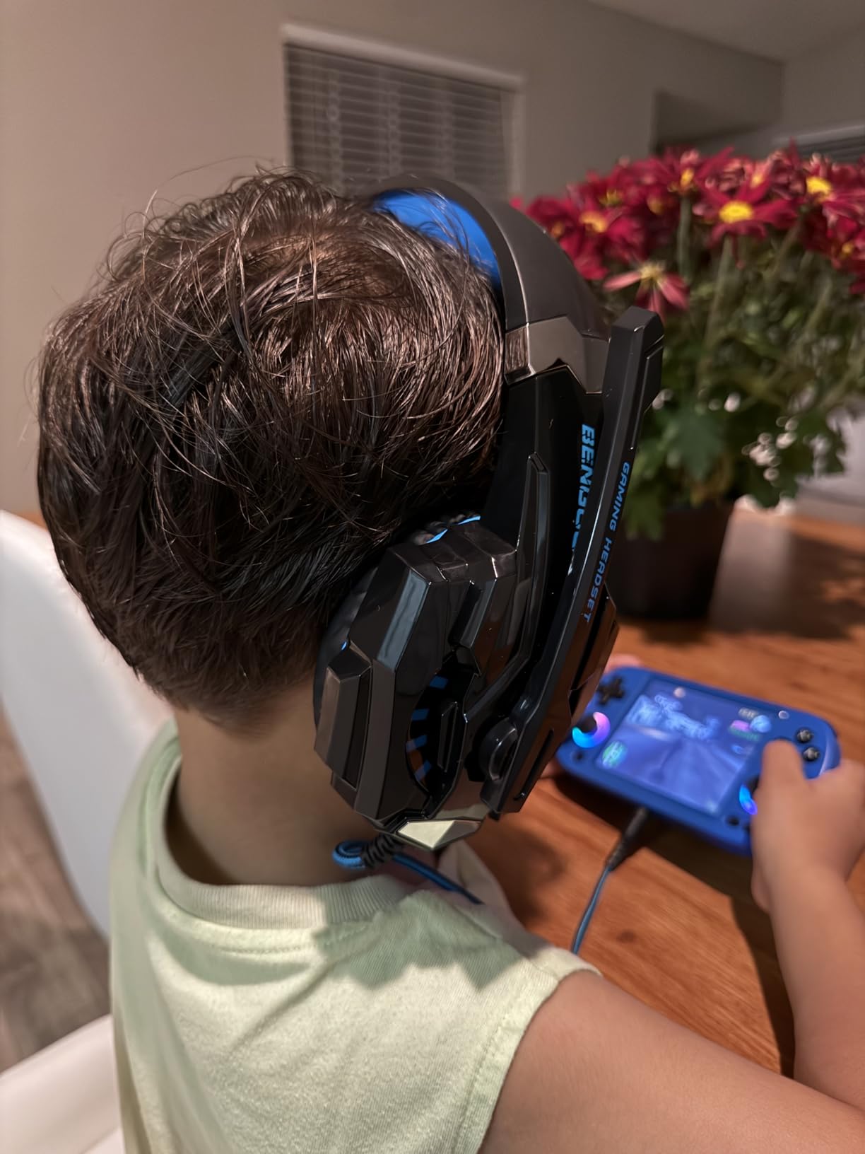 BENGOO G9000 Stereo Gaming Headset for PS4 PC Xbox One PS5 Controller, Noise Cancelling Over Ear Headphones with Mic, LED Light, 7.1 Surround Sound, Soft Memory Earmuffs for Nintendo Xbox Series X|S - Customer Photo 2