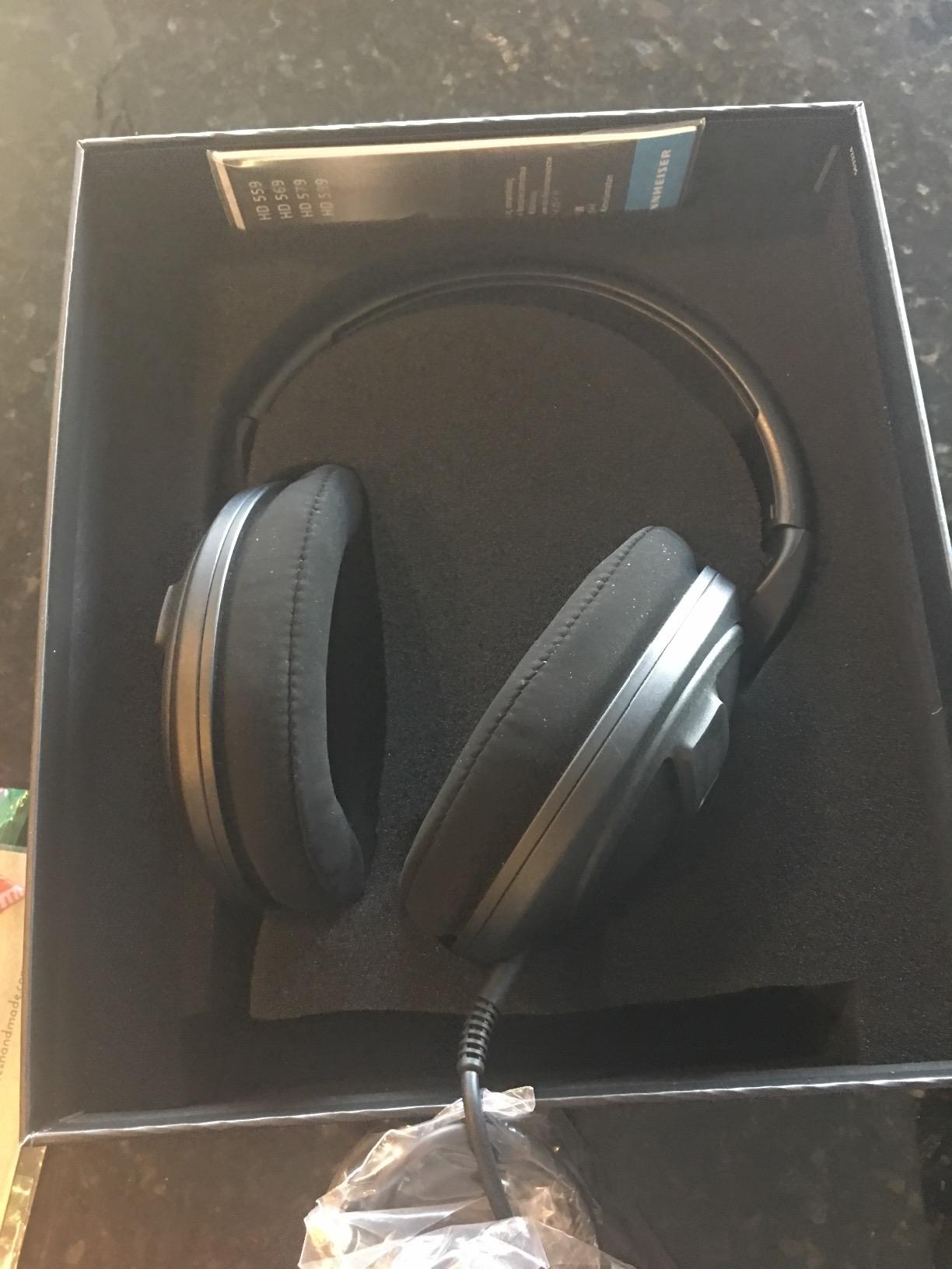SENNHEISER HD 569 Closed Back Headphone - Customer Photo 5