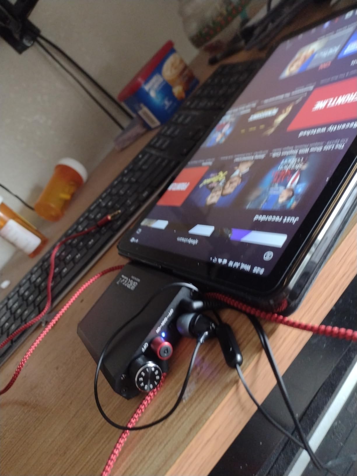 Neoteck Portable 3.5mm Headphone Amplifier Two-Stage Gain Switch, 16-300 Ohm, Aluminum Matte Surface - Customer Photo 2