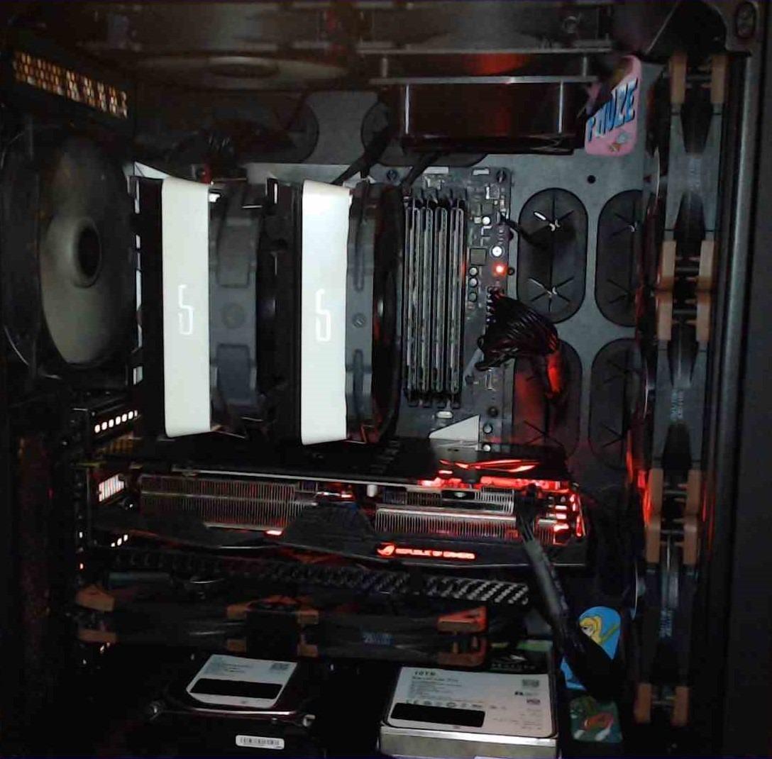 Intel Core i7-8700K Desktop Processor 6 Cores up to 4.7GHz Turbo Unlocked LGA1151 300 Series 95W - Customer Photo 1