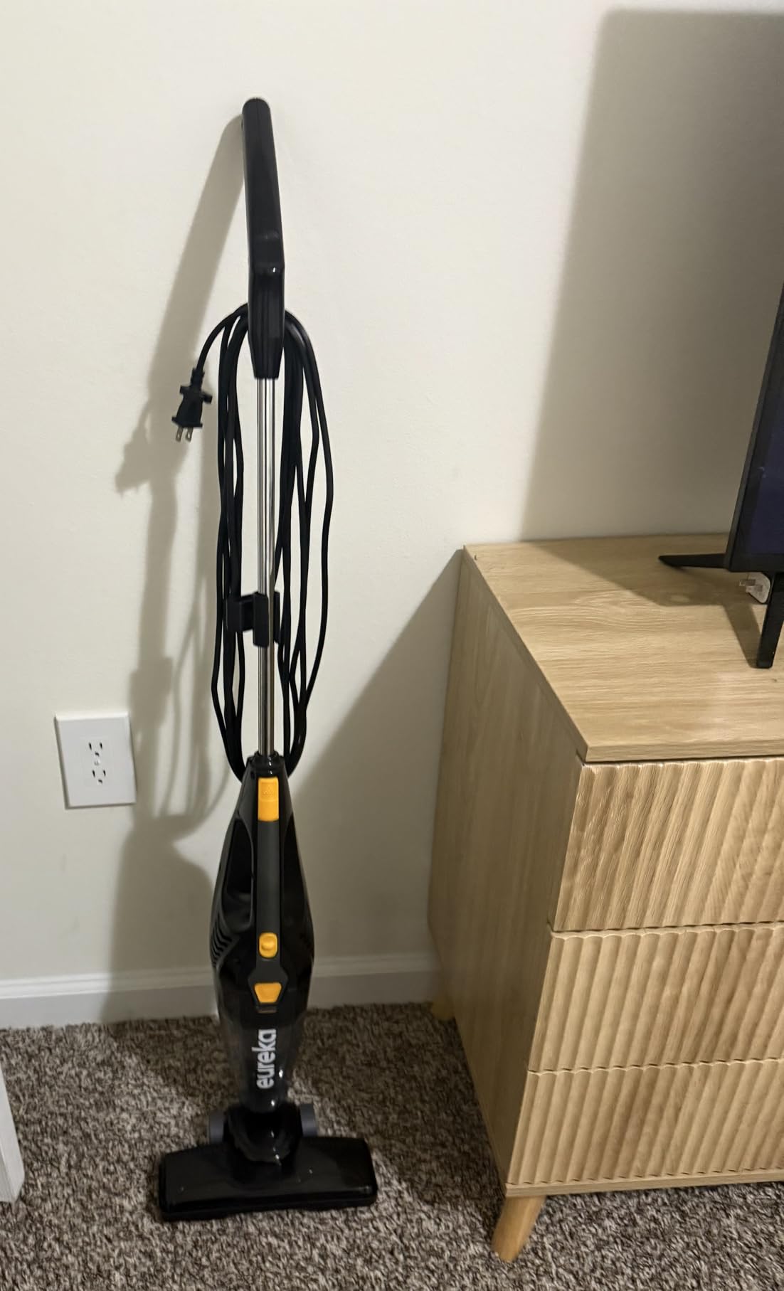 Eureka Blaze Stick Vacuum Cleaner, Powerful Suction 3-in-1 Small Handheld Vac with Filter for Hard Floor Lightweight Upright Home Pet Hair, Dark Black Customer Review Eureka Blaze Stick Vacuum Cleaner, Powerful Suction 3-in-1 Small Handheld Vac with Filter for Hard Floor Lightweight Upright Home Pet Hair, Dark Black - Customer Photo 1