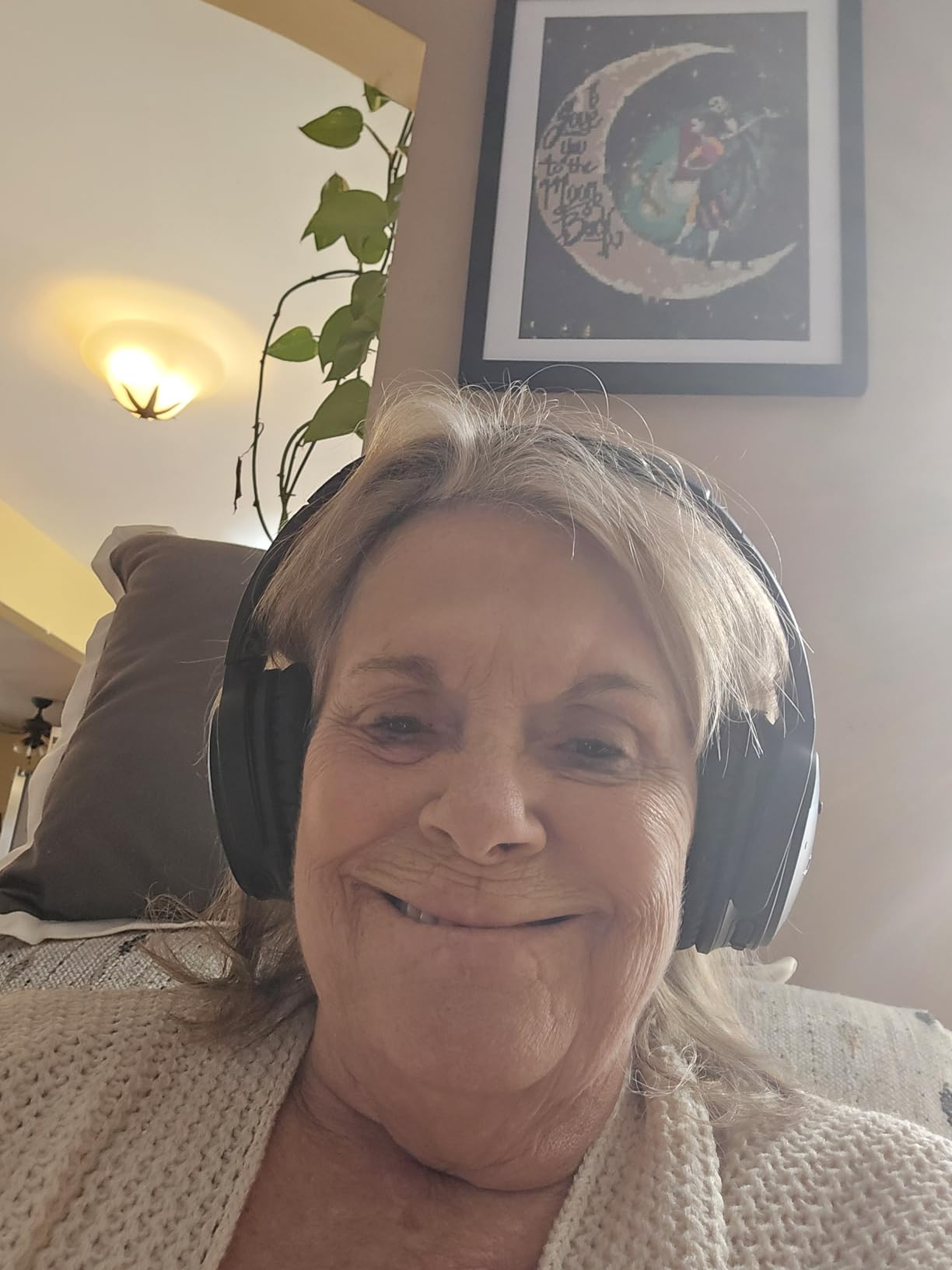 Bose QuietComfort 35 (Series II) Wireless Headphones, Noise Cancelling - Black (Renewed) Customer Review Bose QuietComfort 35 (Series II) Wireless Headphones, Noise Cancelling - Black (Renewed) - Customer Photo 2