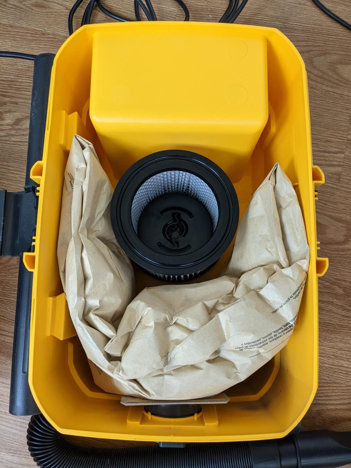 DEWALT DXV04T Portable 4 Gallon Wet/Dry Vacuum, Yellow Customer Review DEWALT DXV04T Portable 4 Gallon Wet/Dry Vacuum, Yellow - Customer Photo 1