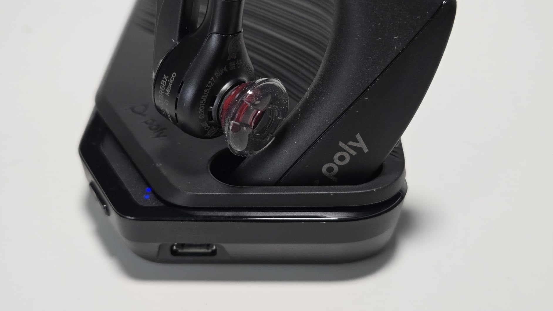 Plantronics - Voyager 5200 UC (Poly) - Bluetooth Single-Ear (Monaural) Headset - USB-A Compatible to connect to your PC and/or Mac - Works with Teams, Zoom & more - Noise Canceling Customer Review Plantronics - Voyager 5200 UC (Poly) - Bluetooth Single-Ear (Monaural) Headset - USB-A Compatible to connect to your PC and/or Mac - Works with Teams, Zoom & more - Noise Canceling - Customer Photo 1