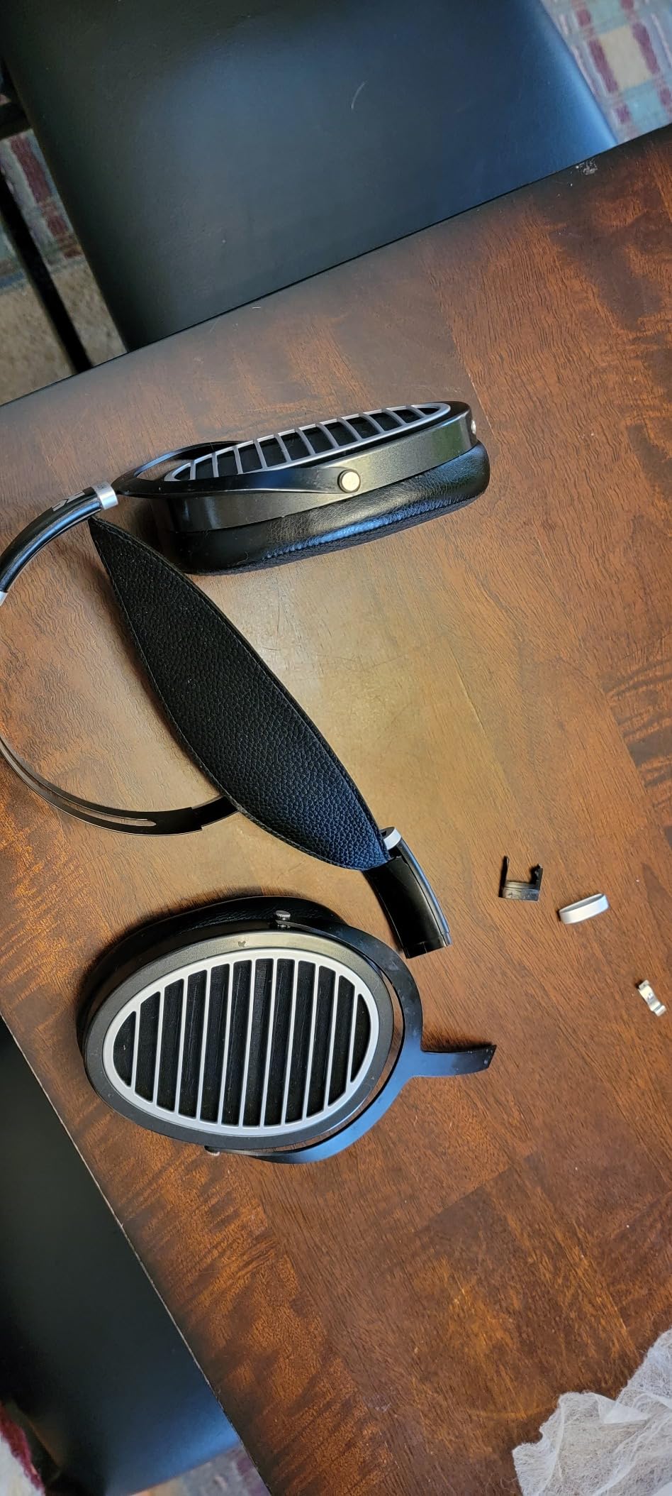 HIFIMAN Ananda Over-Ear Full-Size Open-Back Planar Magnetic Headphones with Stealth Magnet, Comfortable Earpads, Detachable Cable for Home and Studio - Customer Photo 4