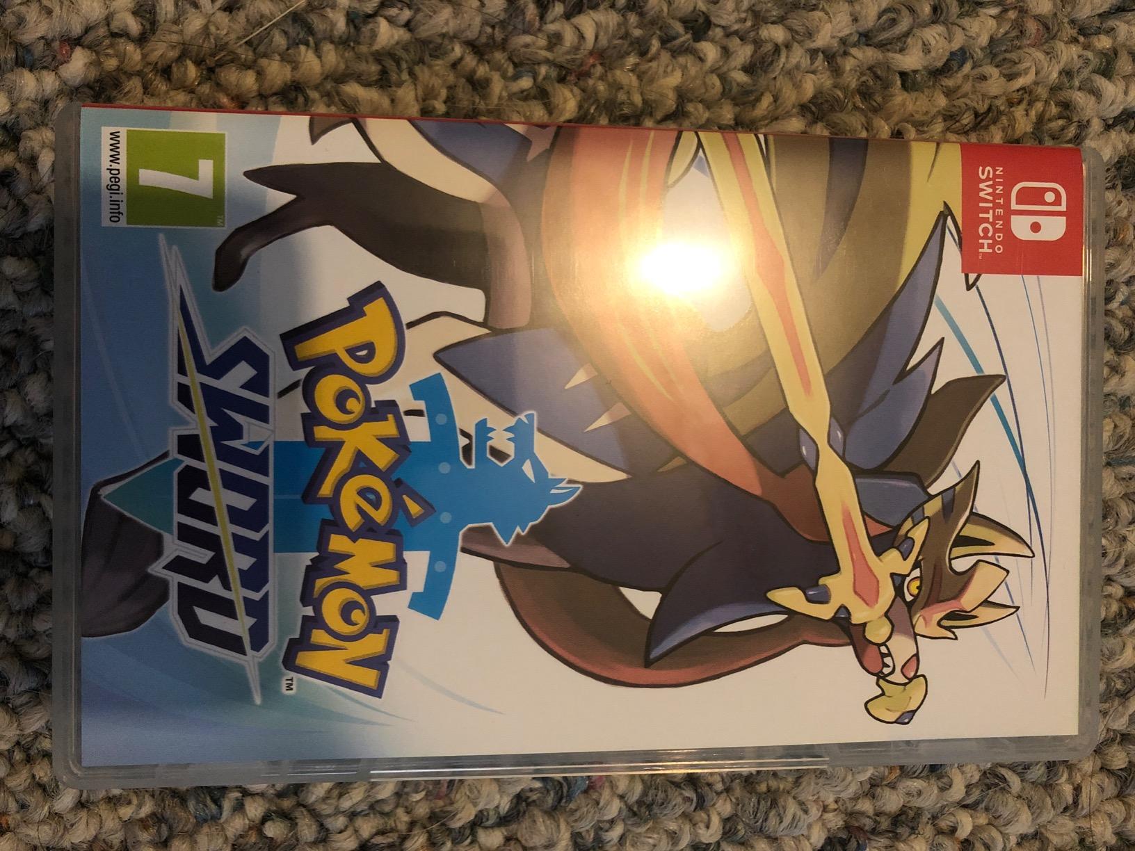 Pokemon Shield - Nintendo Switch (European Version) - Customer Photo 3