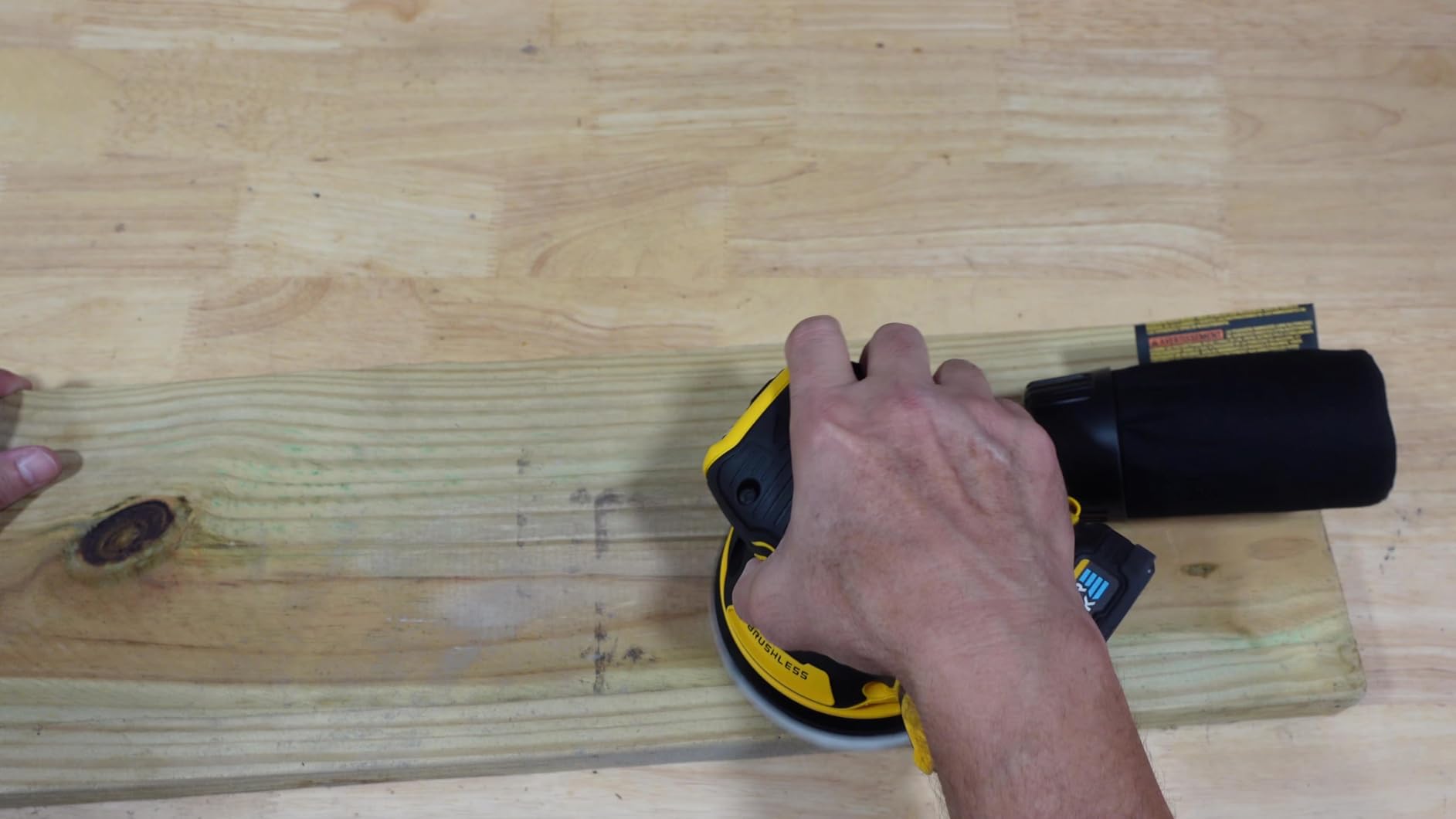DEWALT 20V MAX Orbital Sander, Tool Only (DCW210B) - Customer Photo 1