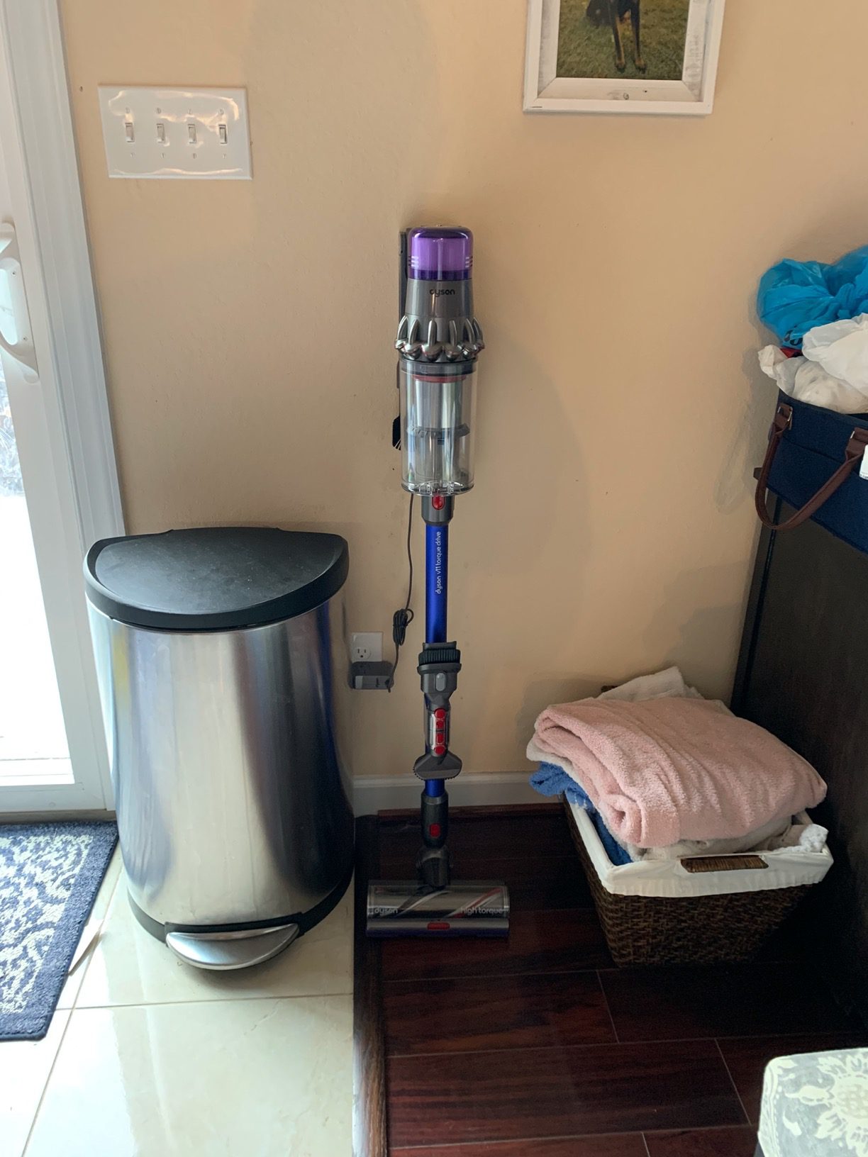 Dyson V11 Animal Cordless Vacuum Cleaner, Purple Customer Review Dyson V11 Animal Cordless Vacuum Cleaner, Purple - Customer Photo 2