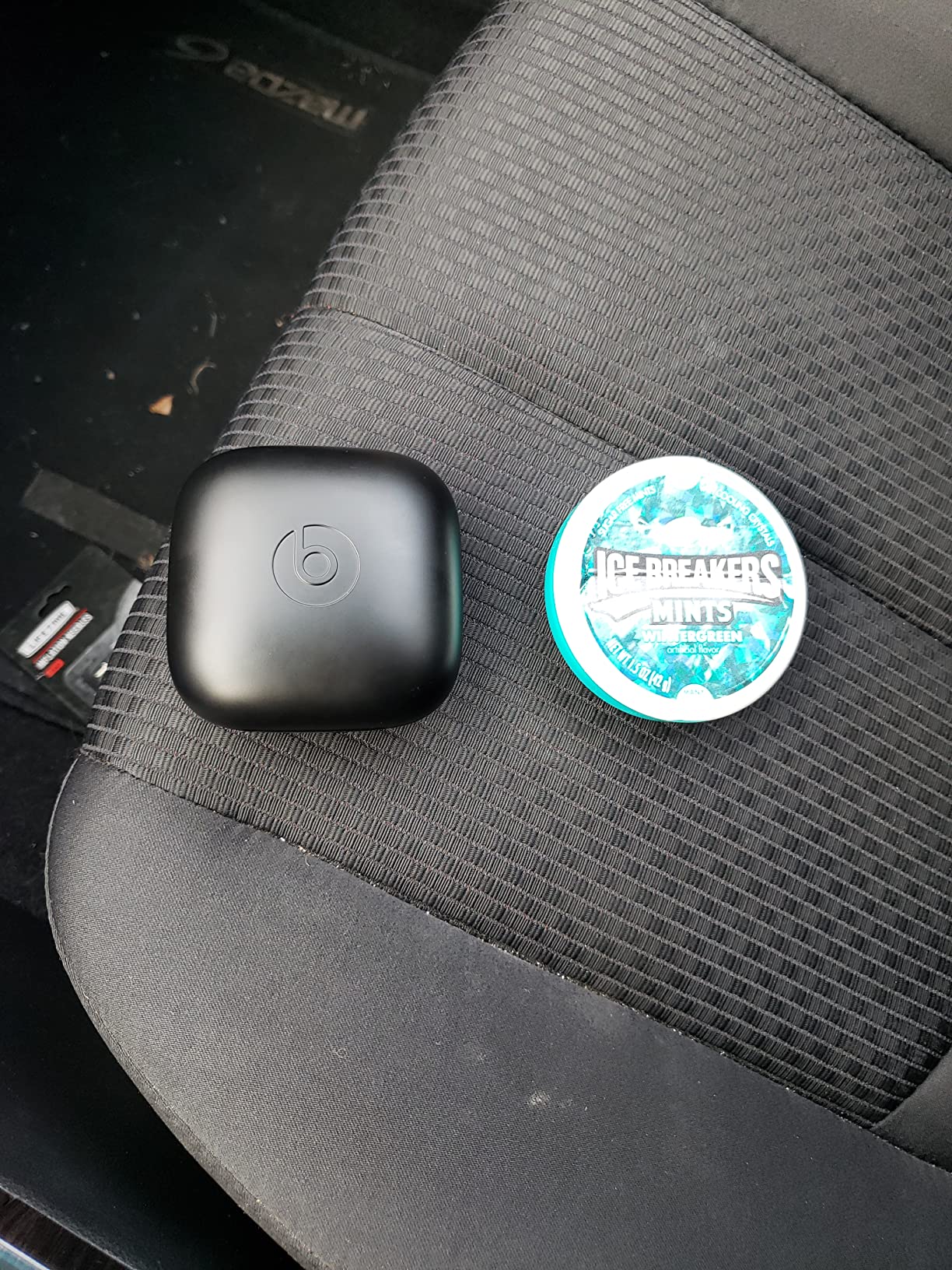 Powerbeats Pro Wireless Earbuds - Apple H1 Headphone Chip, Class 1 Bluetooth Headphones, 9 Hours of Listening Time, Sweat Resistant, Built-in Microphone - Black - Customer Photo 4