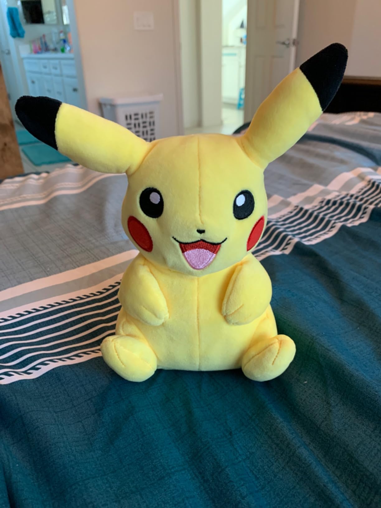Pokémon Pikachu Plush - 8-Inch Soft Plush with Authentic Details - Customer Photo 2