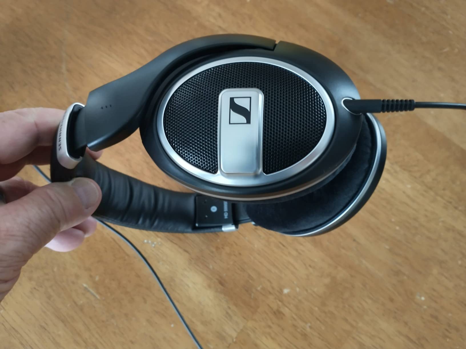 Sennheiser HD 599 SE Around Ear Open Back Headphone - Black Customer Review Sennheiser HD 599 SE Around Ear Open Back Headphone - Black - Customer Photo 2