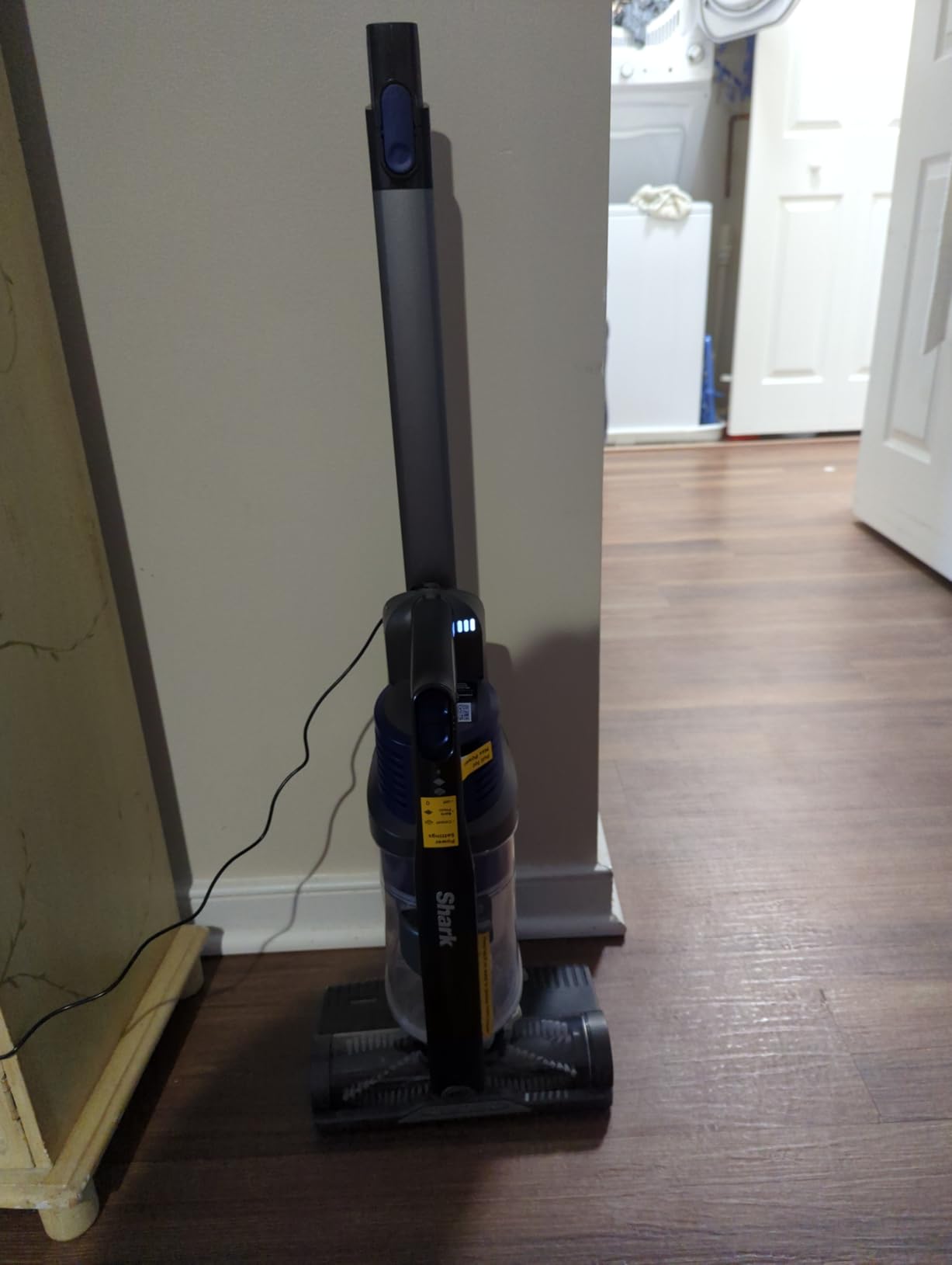 Shark Pet Cordless Vacuum Cleaner with LED Headlights, Removable Handheld Vacuum for Pet Hair, Crevice Tool & Pet Multi-Tool Included, 40min Runtime, For Carpet & Hard Floors, Grey, IX141 - Customer Photo 2