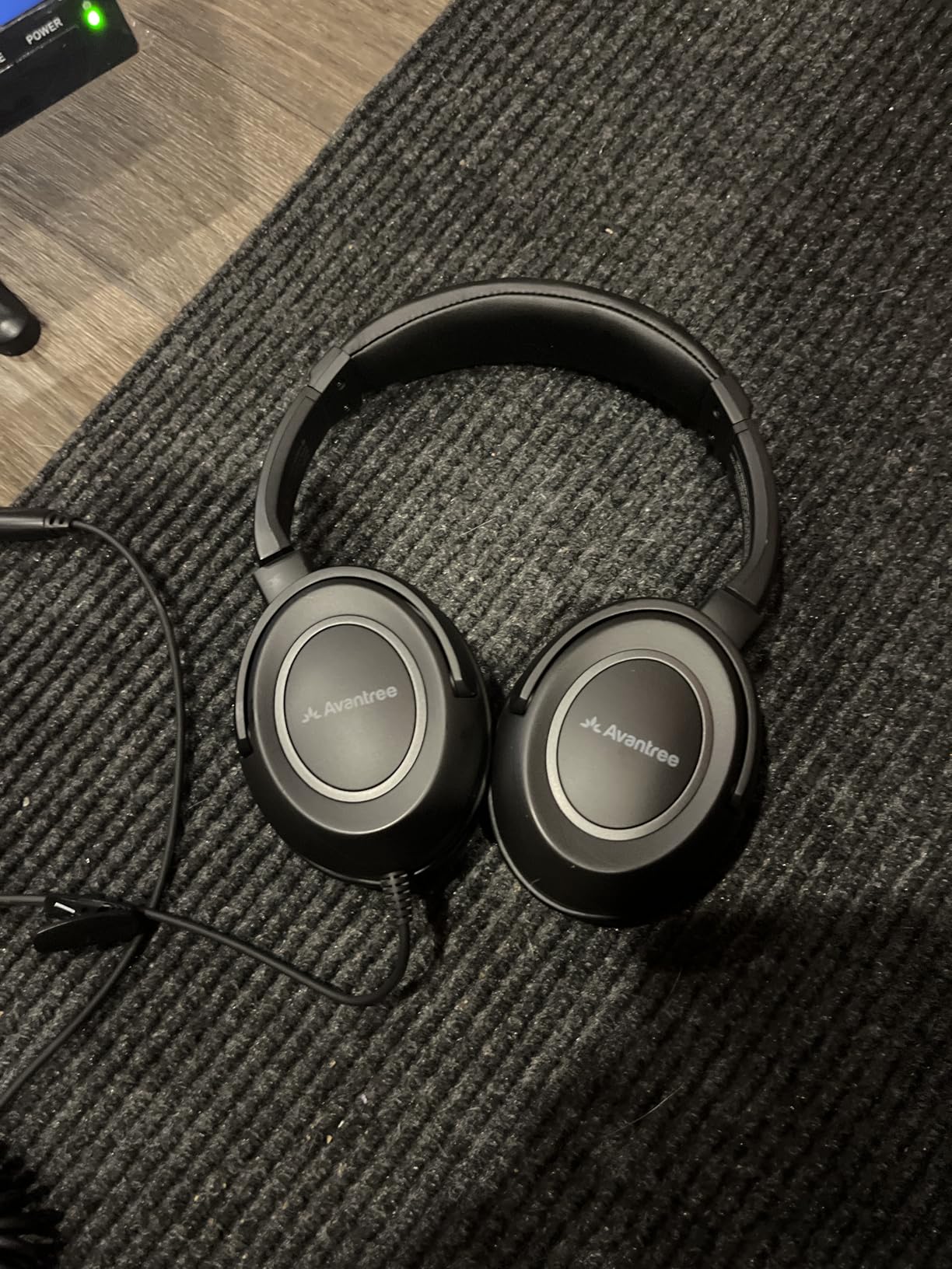 Avantree HF039 Long Coiled Cord Headphones for TV and PC with Volume Control, Stero/Mono Control,16.4 Feet / 5M Extended Range Cable, 3.5mm AUX Audio, Stereo Sound Spiral Wired Over Ear Headphones - Customer Photo 1