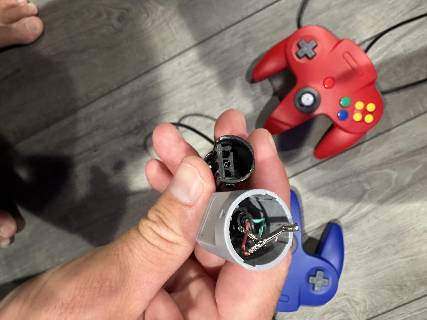 iNNEXT 2 Pack N64 Controller, Classic Wired N64 64-bit Gamepad Joystick for Ultra 64 Video Game Console Customer Review iNNEXT 2 Pack N64 Controller, Classic Wired N64 64-bit Gamepad Joystick for Ultra 64 Video Game Console - Customer Photo 2