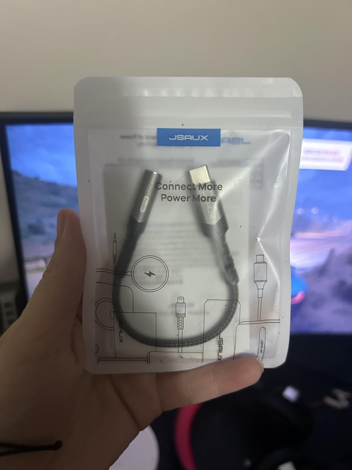JSAUX USB Type C to 3.5mm Female Headphone Jack Adapter, USB C to Aux Audio Dongle Cable Cord Compatible with iPhone 17 Pro Max/16 Pro/15, Samsung Galaxy S24/S23/S22 Ultra, iPad Pro, Pixel 9/8 Grey - Customer Photo 2