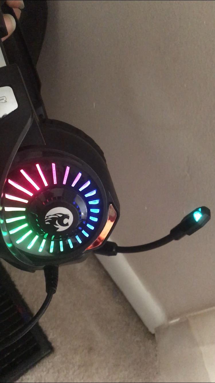 ZIUMIER Gaming Headset with Microphone, Compatible with PS4 PS5 Xbox One PC Laptop, Over-Ear Headphones with LED RGB Light, Noise Canceling Mic, 7.1 Stereo Surround Sound Customer Review ZIUMIER Gaming Headset with Microphone, Compatible with PS4 PS5 Xbox One PC Laptop, Over-Ear Headphones with LED RGB Light, Noise Canceling Mic, 7.1 Stereo Surround Sound - Customer Photo 1