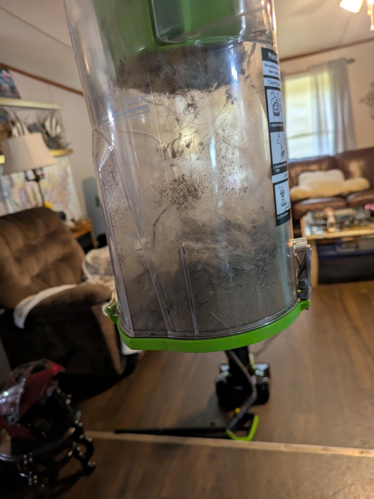 Eureka Airspeed Ultra-Lightweight Compact Bagless Upright Vacuum Cleaner, NEU10AE4, Green - Customer Photo 1