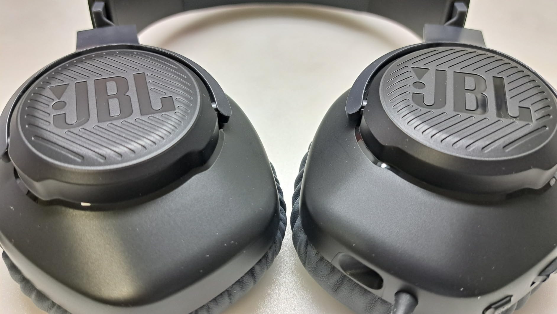 JBL Quantum 100 - Wired Over-Ear Gaming Headphones - Black, Large Customer Review JBL Quantum 100 - Wired Over-Ear Gaming Headphones - Black, Large - Customer Photo 2