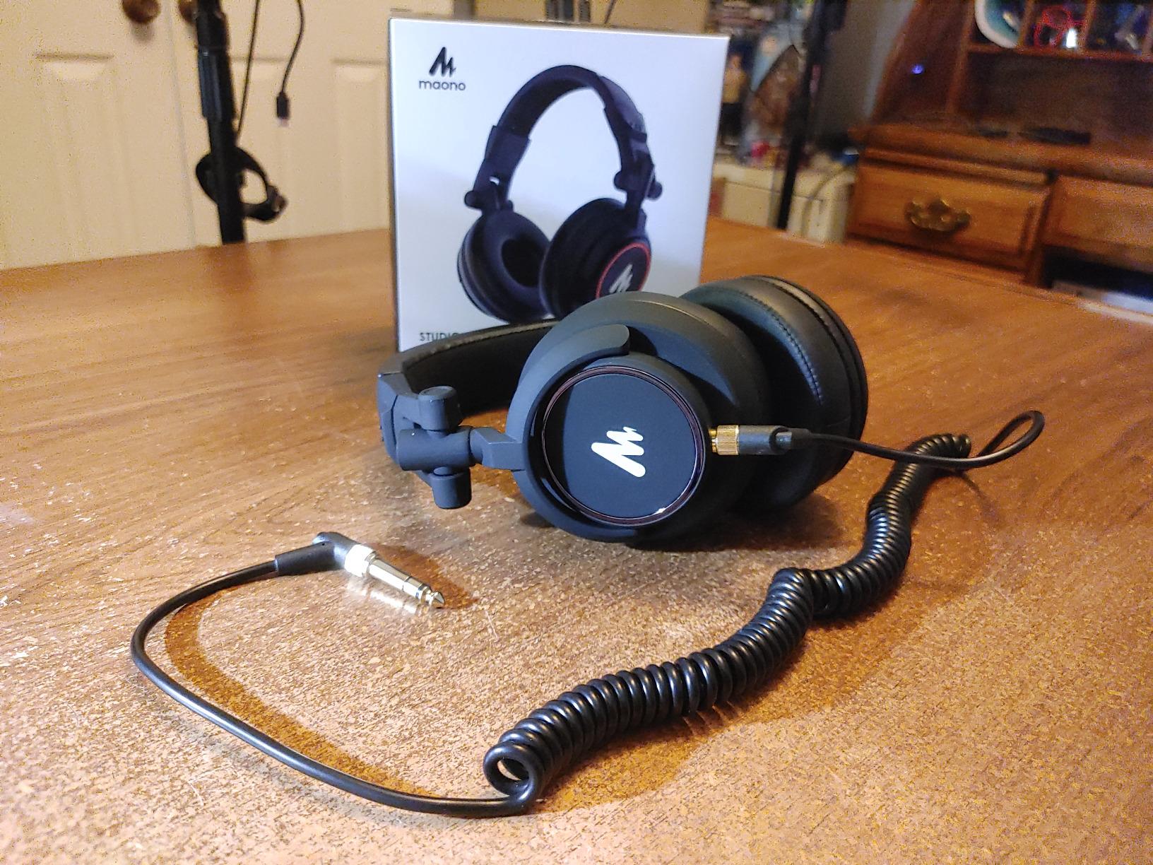 MAONO MH601 Professional Studio Monitor Headphones, Wired Closed Back Over Ear DJ Headset with 50mm Drivers and 1/4 inch to 3.5mm Jack for Guitar Amp Recording Mixing Piano Music Production Podcast Customer Review MAONO MH601 Professional Studio Monitor Headphones, Wired Closed Back Over Ear DJ Headset with 50mm Drivers and 1/4 inch to 3.5mm Jack for Guitar Amp Recording Mixing Piano Music Production Podcast - Customer Photo 1
