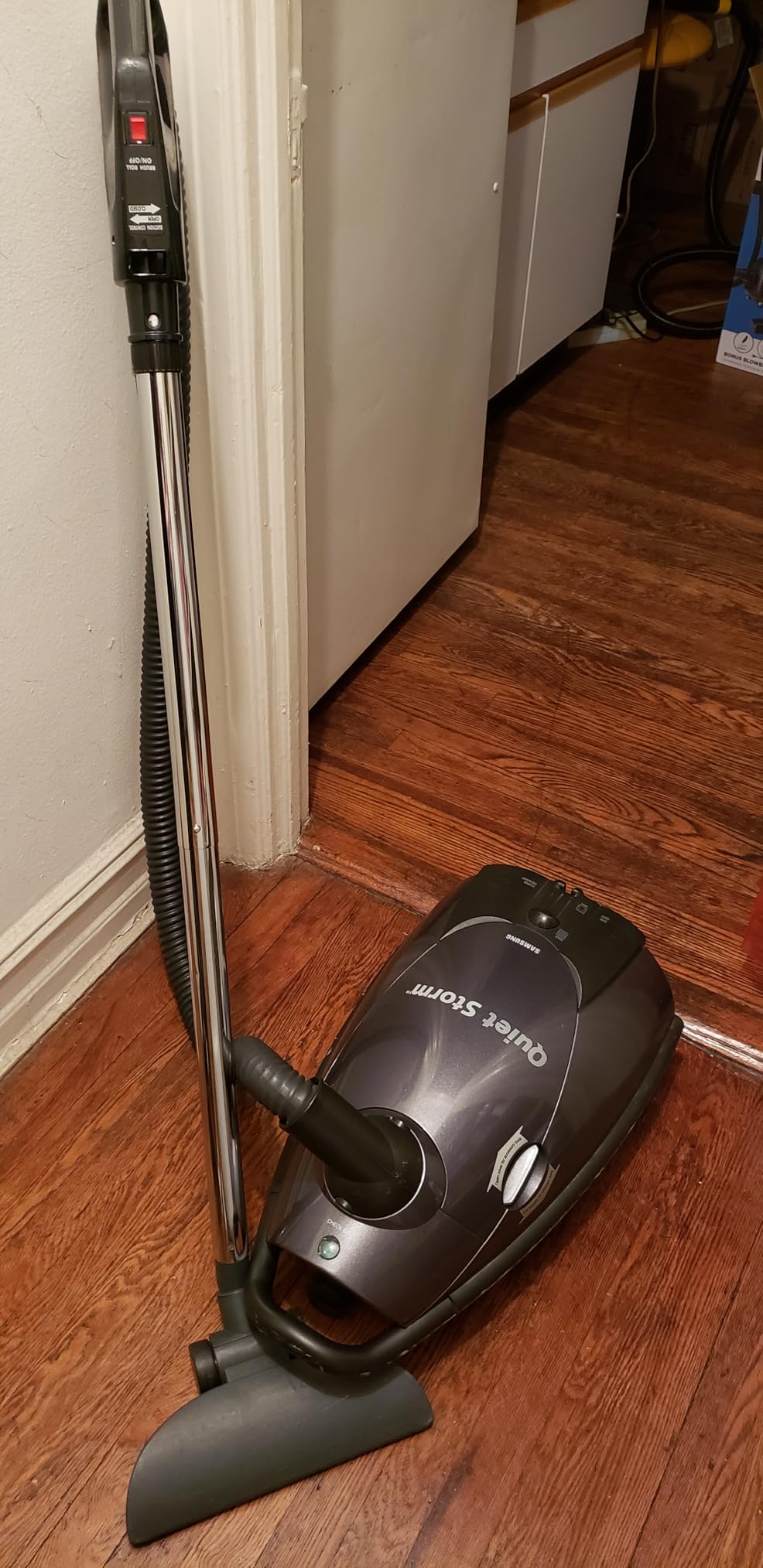 Eureka 3670M Canister Cleaner, Lightweight Powerful Vacuum for Carpets and Hard floors, w/ 5bags,Yellow - Customer Photo 3