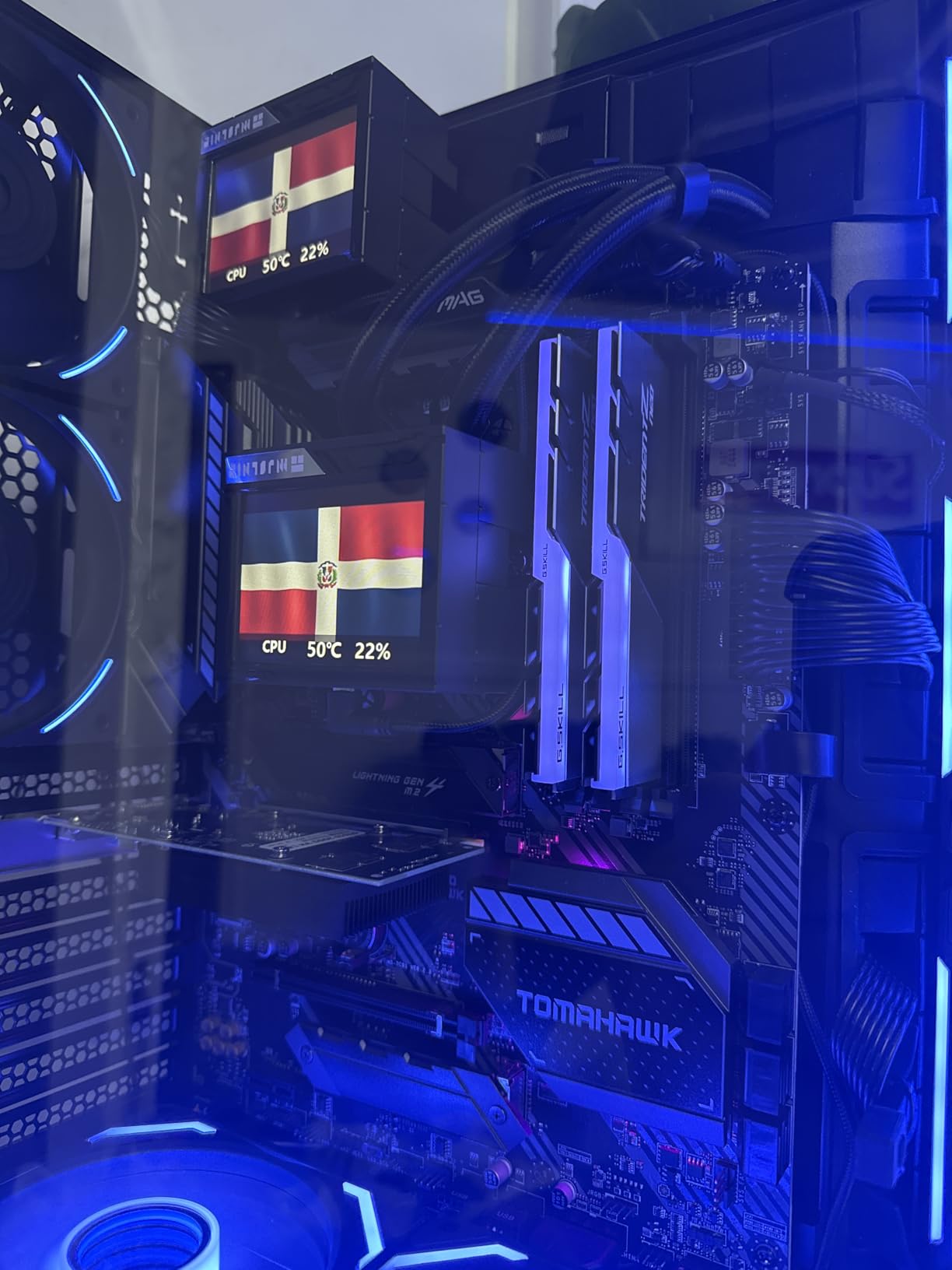 MSI MAG B550 TOMAHAWK Gaming Motherboard (AMD AM4, DDR4, PCIe 4.0, SATA 6Gb/s, M.2, USB 3.2 Gen 2, HDMI/DP, ATX, AMD Ryzen 5000 Series processors) - Customer Photo 1