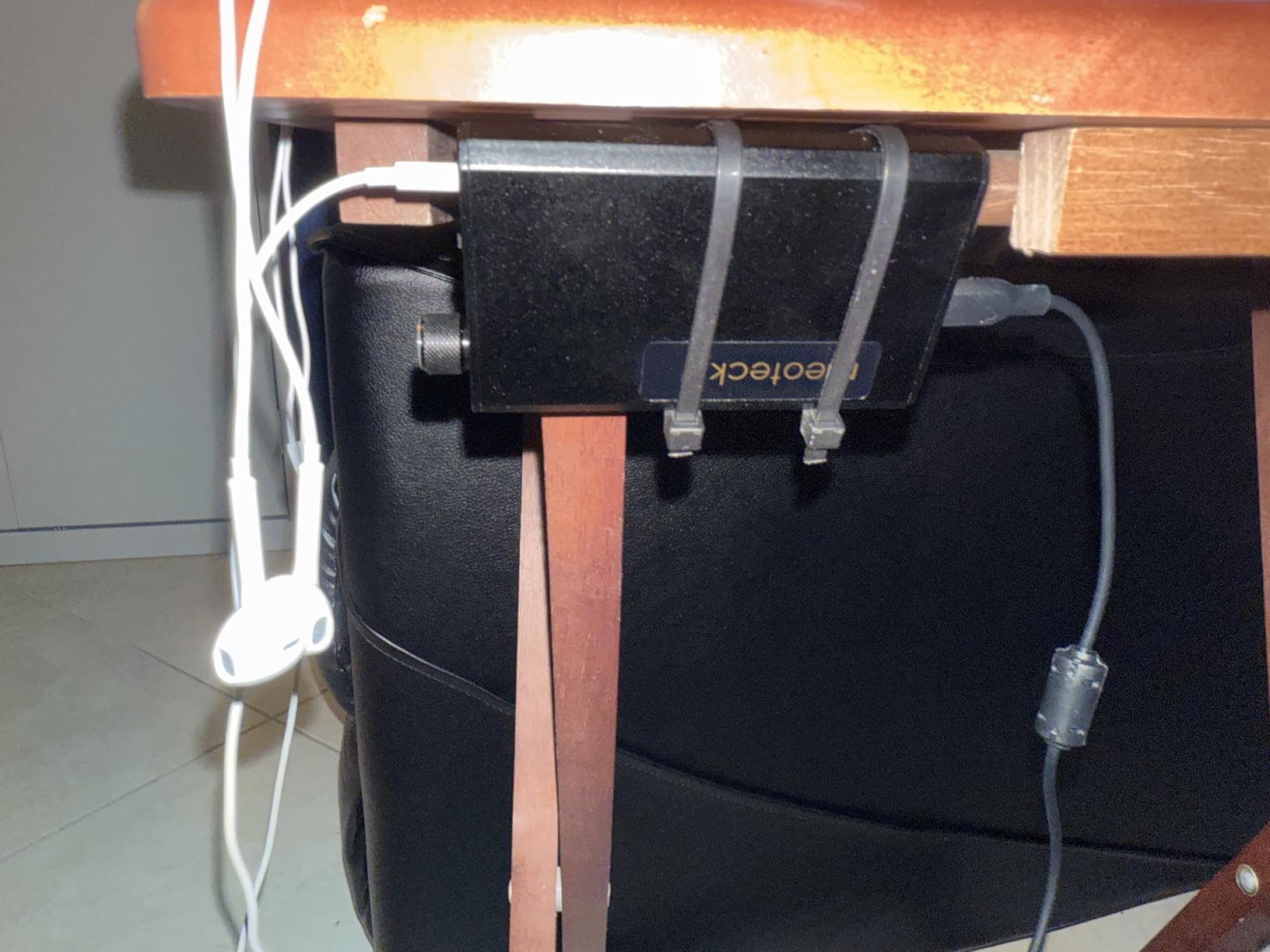 Neoteck Portable 3.5mm Headphone Amplifier with Bluetooth 5.0 Receiver, Two-Stage Gain Switch, 16-300 Ohm HiFi Earphone Amp, Aluminum Matte Surface - Customer Photo 2