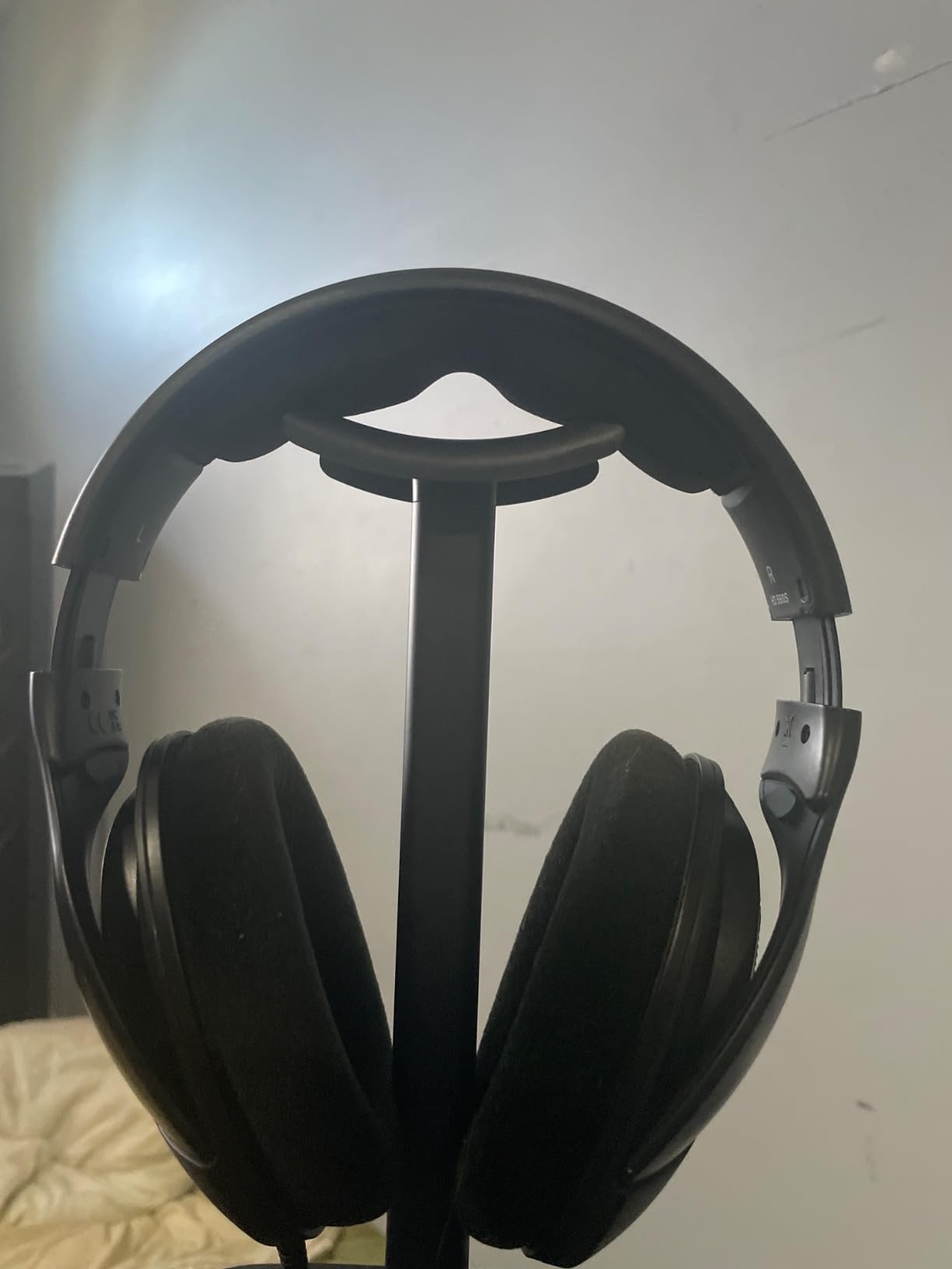Sennheiser HD 560 S Over-The-Ear Audiophile Headphones - Neutral Frequency Response, E.A.R. Technology for Wide Sound Field, Open-Back Earcups, Detachable Cable, (Black) (HD 560S) - Customer Photo 2