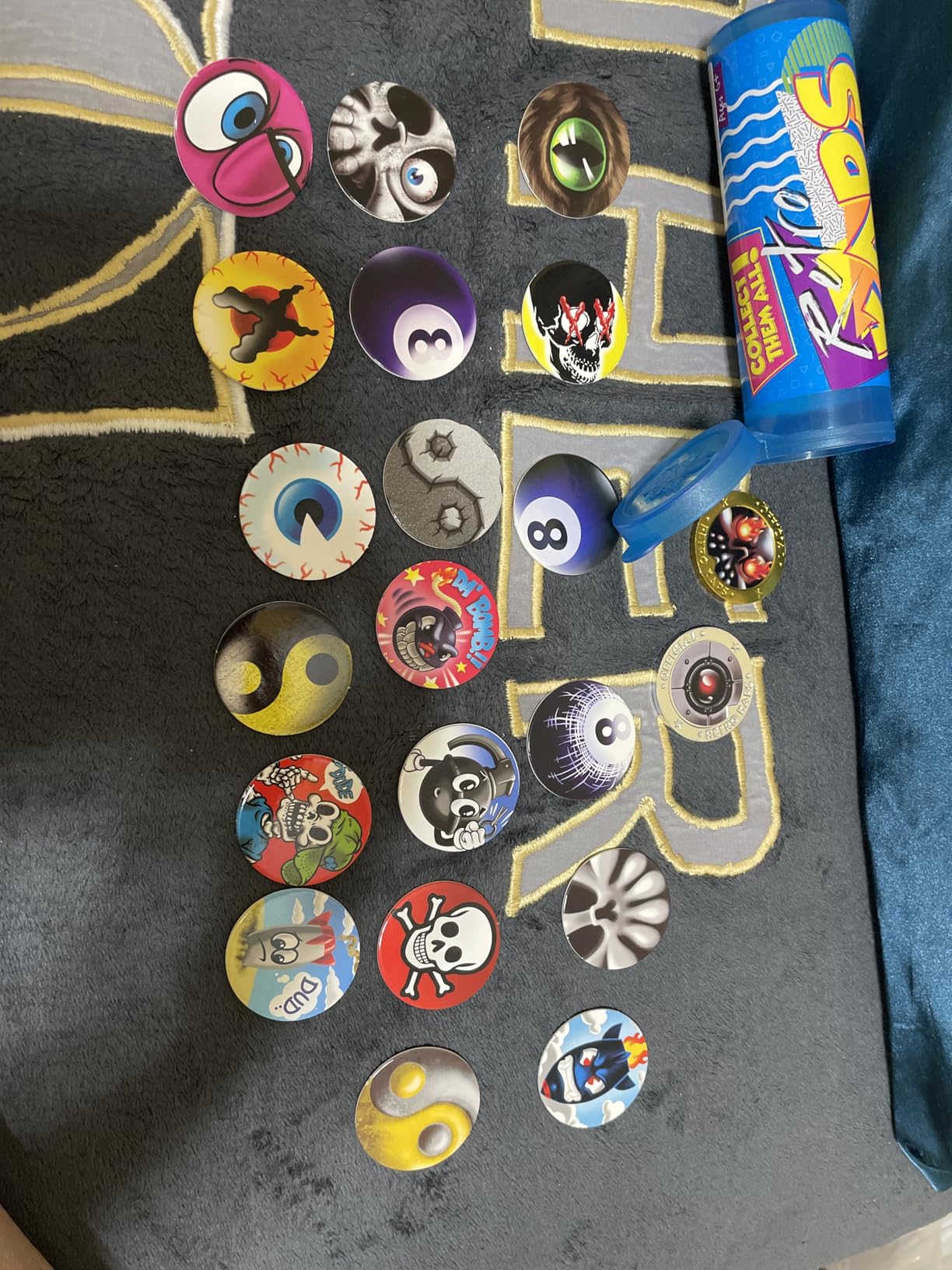Pog Retro Kaps Neon Blue Storage Tube Starter Set Game Includes: 20 Pogs & 2 Exclusive Slammers - Customer Photo 1