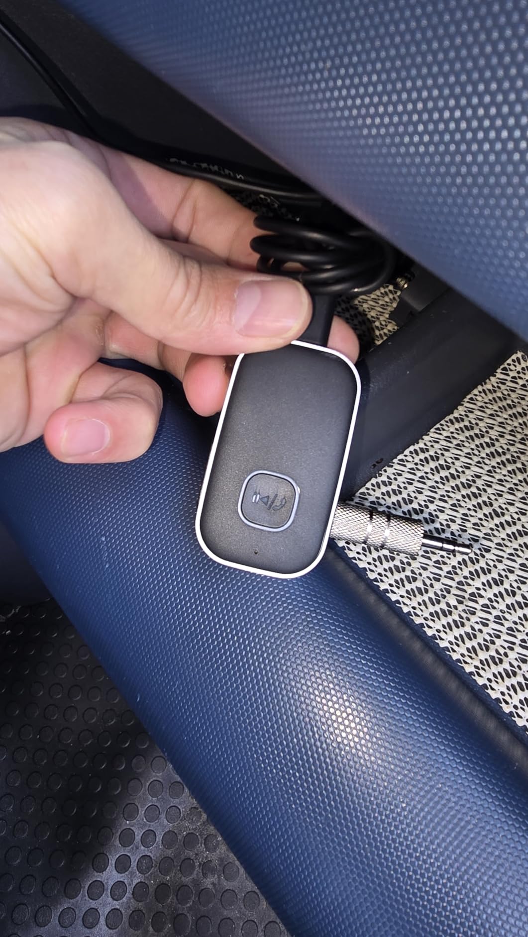 COMSOON Bluetooth Receiver for Car, Noise Cancelling 3.5mm AUX Bluetooth Car Adapter, Wireless Audio Receiver for Home Stereo/Wired Headphones, Hands-Free Call, 16H Battery Life - Black+Silver - Customer Photo 2