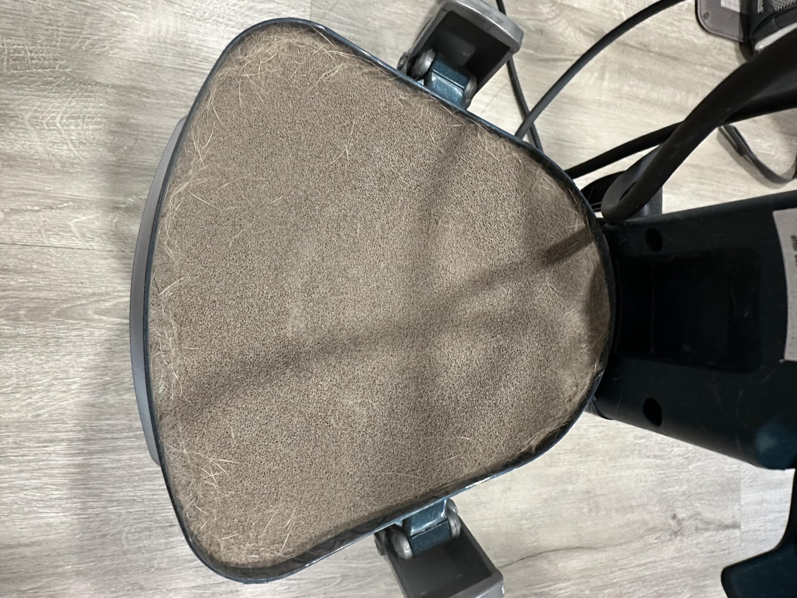 Shark Upright Vacuum, Navigator Lift-Away with Self-Cleaning Brushroll, HEPA Filter, Swivel Steering, Upholstery Tool & Pet Crevice Tool, Perfect for Pets & Multi-Surface, Teal, ZU503AMZ - Customer Photo 4