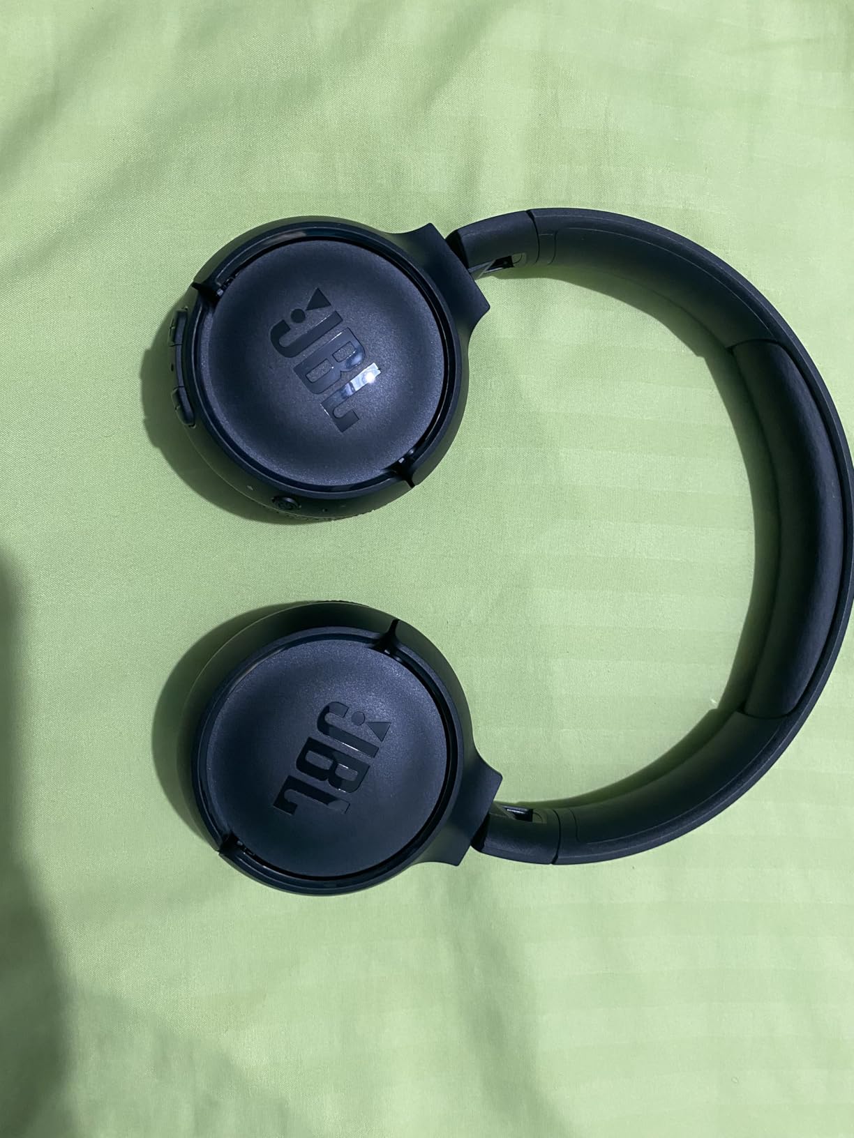 JBL Tune 510BT - Bluetooth headphones with up to 40 hours battery, microphone for call, foldable and comfortable, Android and iOs compatible (Black) - Customer Photo 3