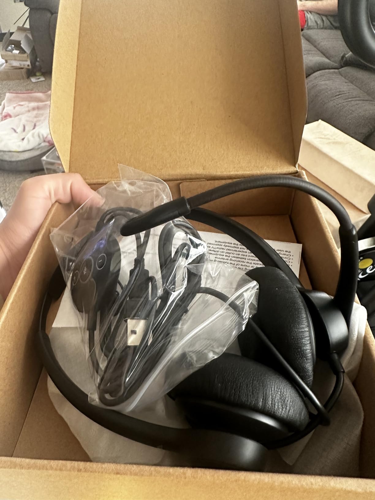 Cyber Acoustics CA Essential USB Headset (HS-2000) – Professional Headset for Calls & Music, All-Day Comfort, Integrated Ear Cup Controls, Optimized for UC Platforms - Customer Photo 1