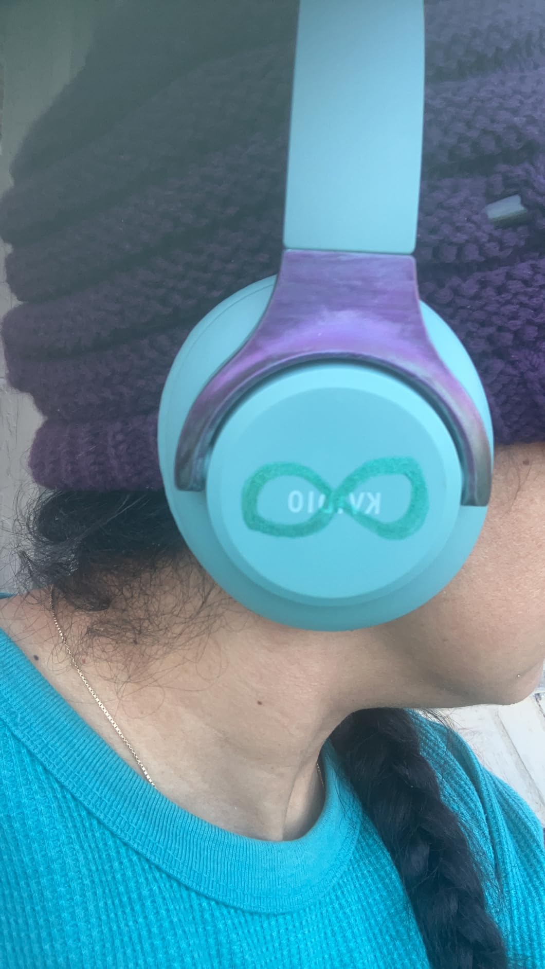 KVIDIO Bluetooth Headphones Over Ear, 65 Hours Playtime Wireless Headphones with Microphone, Foldable Lightweight Headset with Deep Bass, HiFi Stereo Sound Low Latency for Travel Work Cellphone - Customer Photo 2