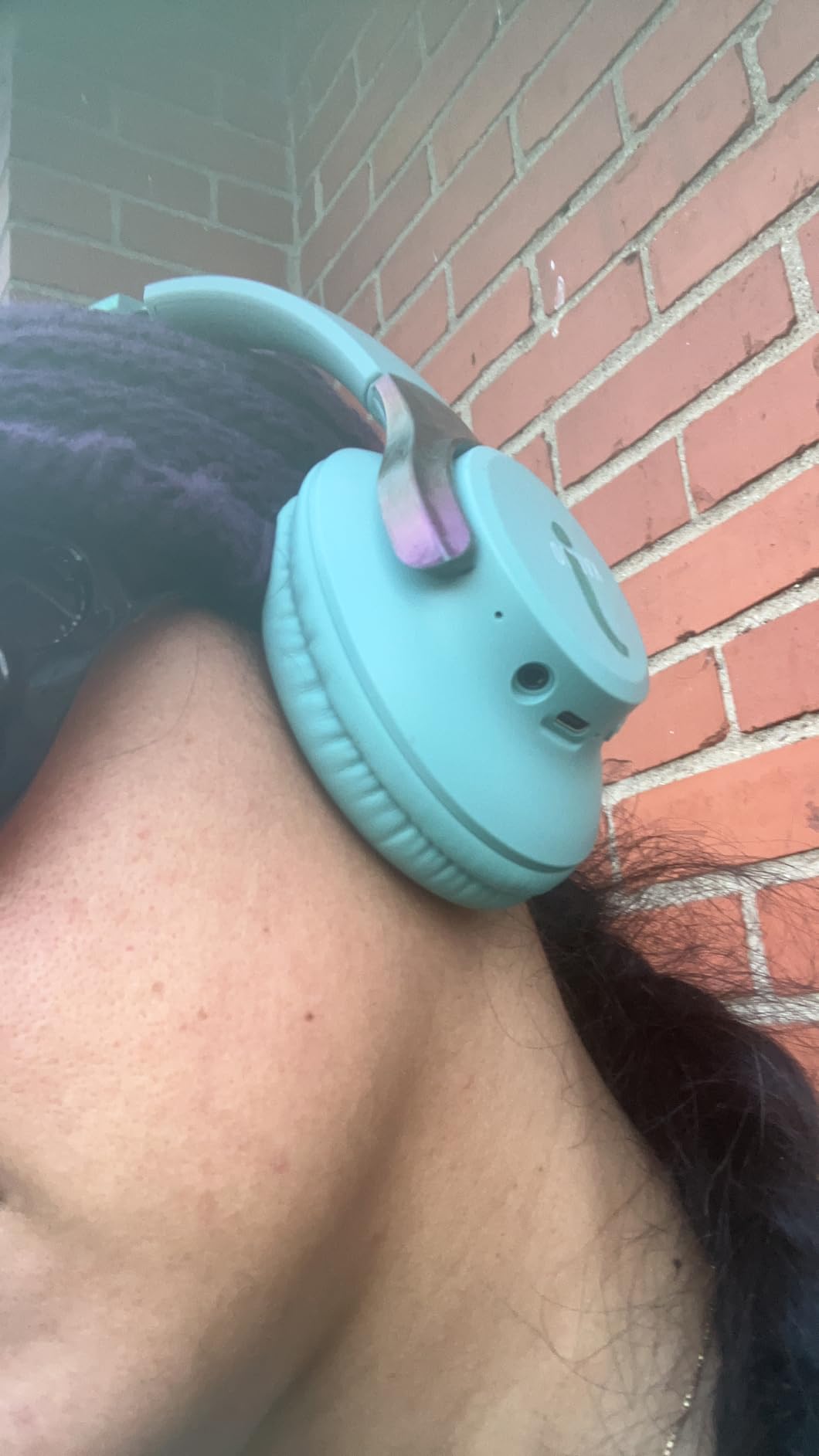 KVIDIO Bluetooth Headphones Over Ear, 65 Hours Playtime Wireless Headphones with Microphone, Foldable Lightweight Headset with Deep Bass, HiFi Stereo Sound Low Latency for Travel Work Cellphone - Customer Photo 2